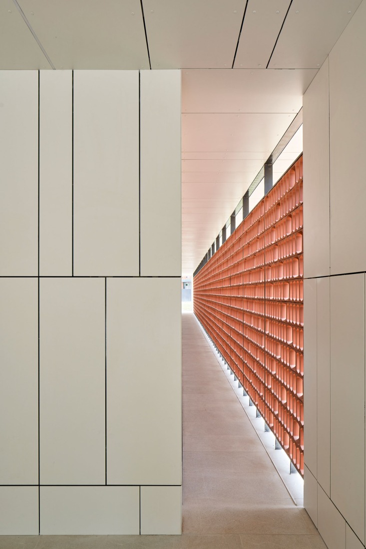 Edificio para ECYL y SEPE por Marcos Rico Arquitectos. Fotografía por Javier Bravo.