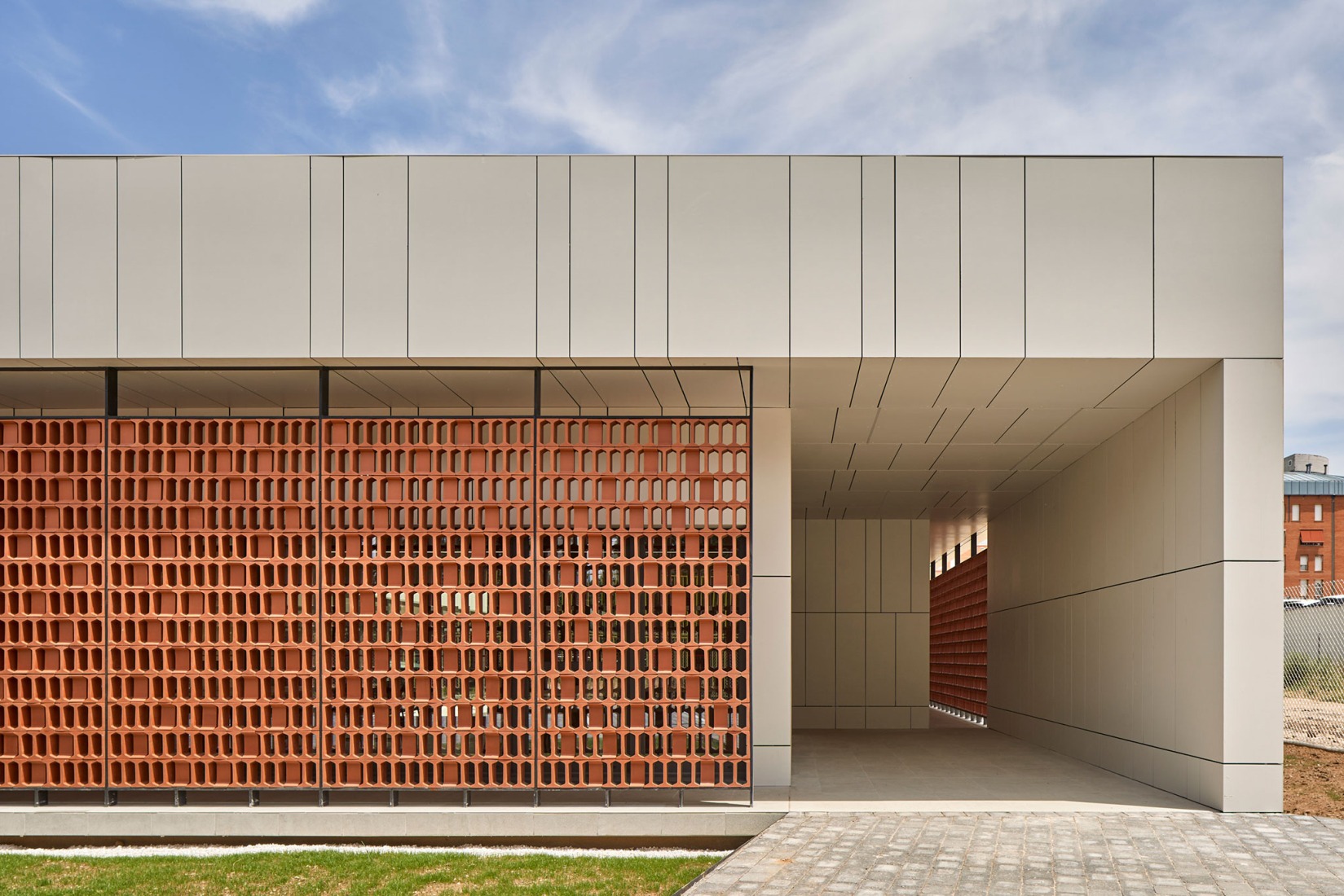 Edificio para ECYL y SEPE por Marcos Rico Arquitectos. Fotografía por Javier Bravo.