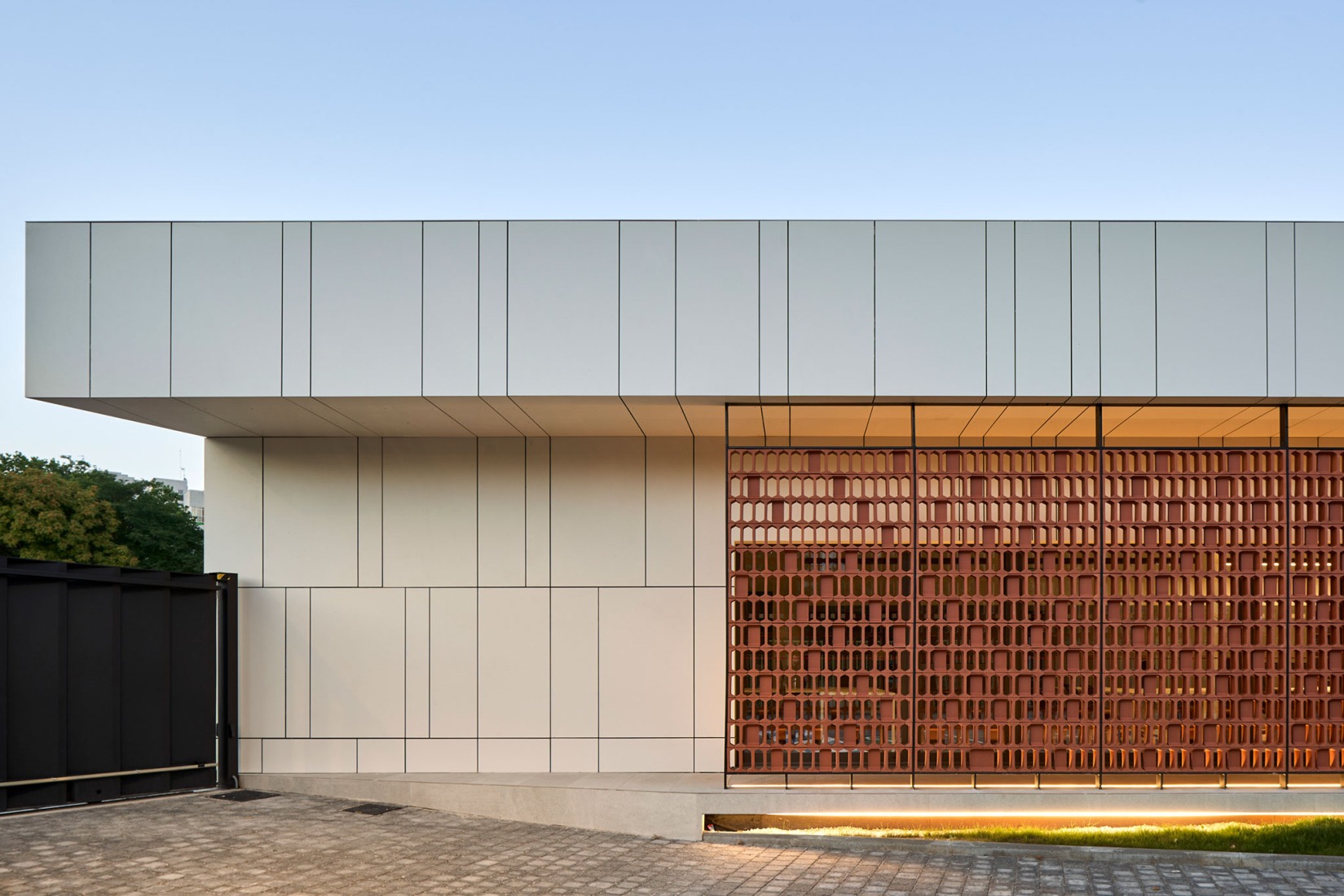 Edificio para ECYL y SEPE por Marcos Rico Arquitectos. Fotografía por Javier Bravo.