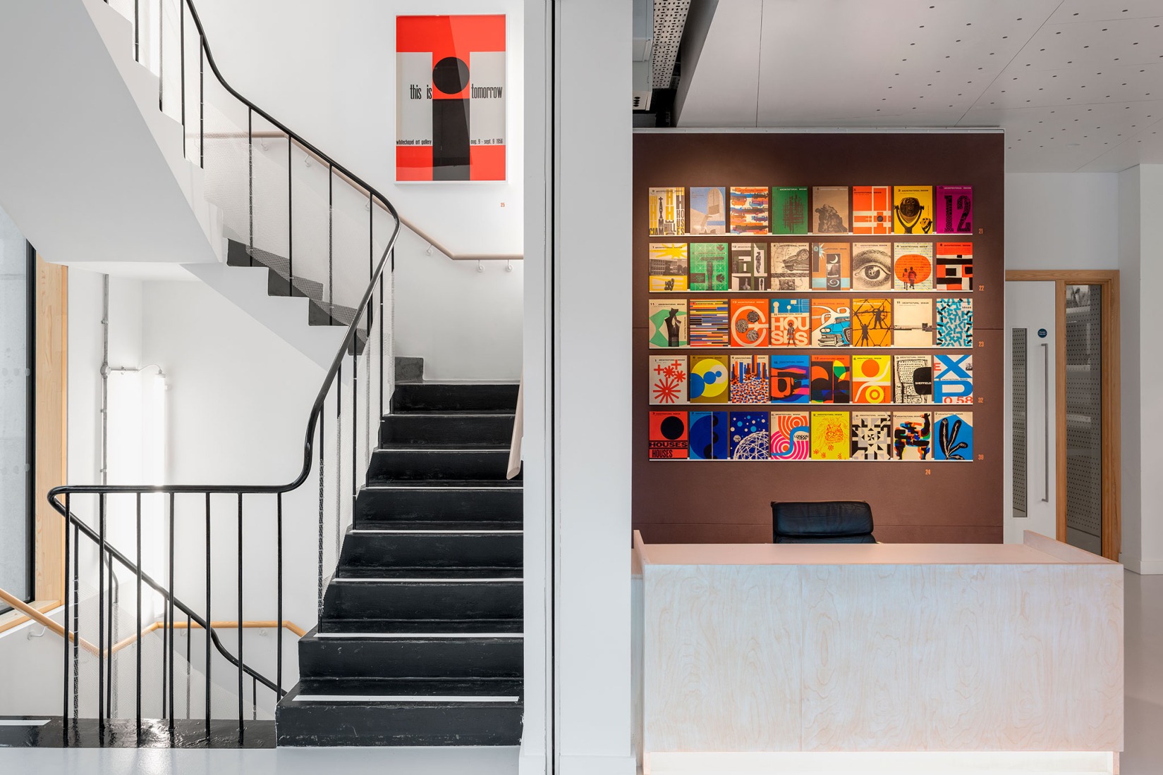 «Theo Crosby: 100 vidas». Fotografía cortesía por Pentagram’s Osh Gallery.