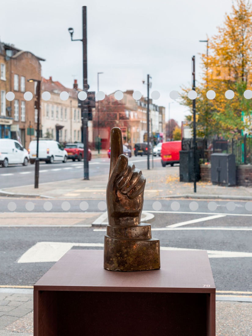 «Theo Crosby: 100 vidas». Fotografía cortesía por Pentagram’s Osh Gallery.