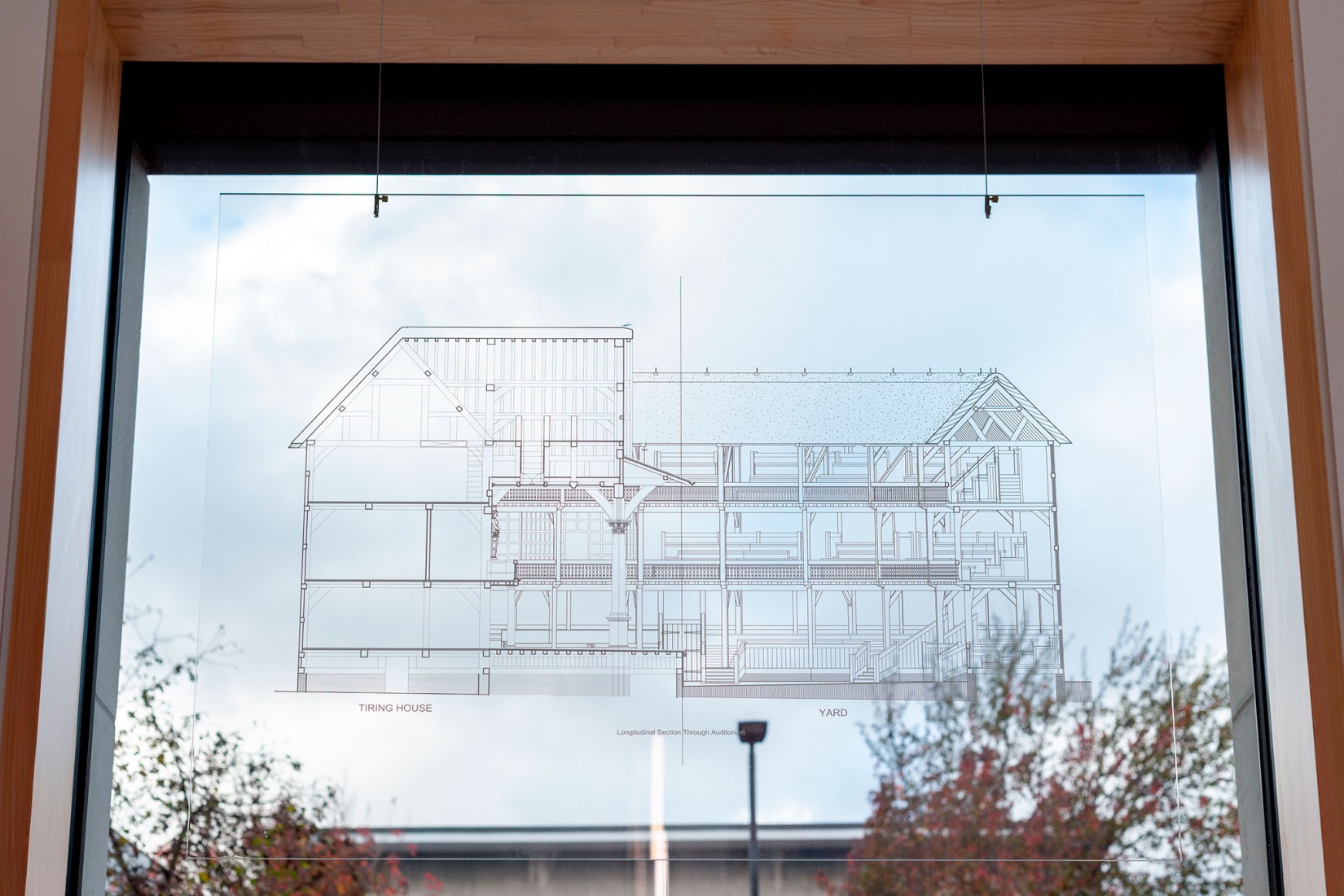 «Theo Crosby: 100 vidas». Fotografía cortesía por Pentagram’s Osh Gallery.