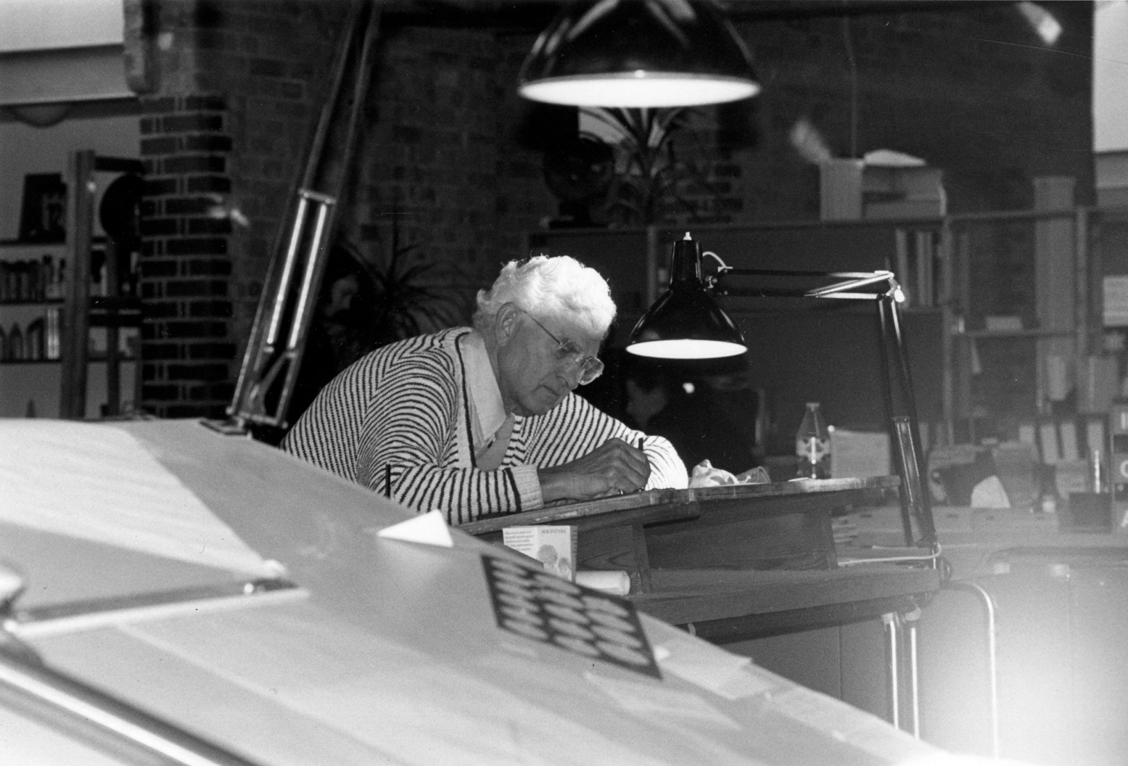 Theo Crosby. «Theo Crosby: 100 vidas». Imagen cortesía por Pentagram’s Osh Gallery.