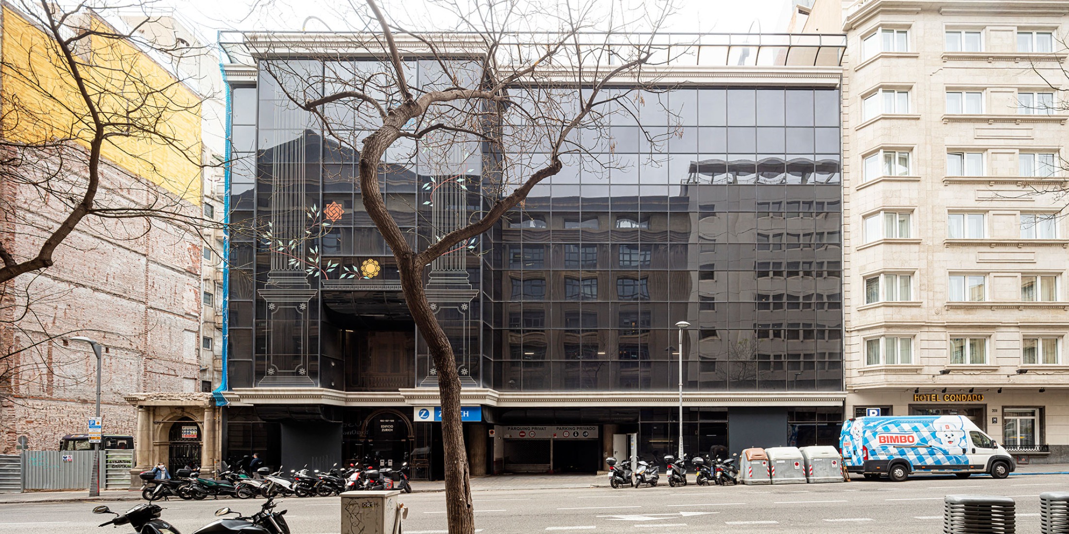 Renovation of the Aribau195 building by scob. Initial state photograph by Adrià Goula.
