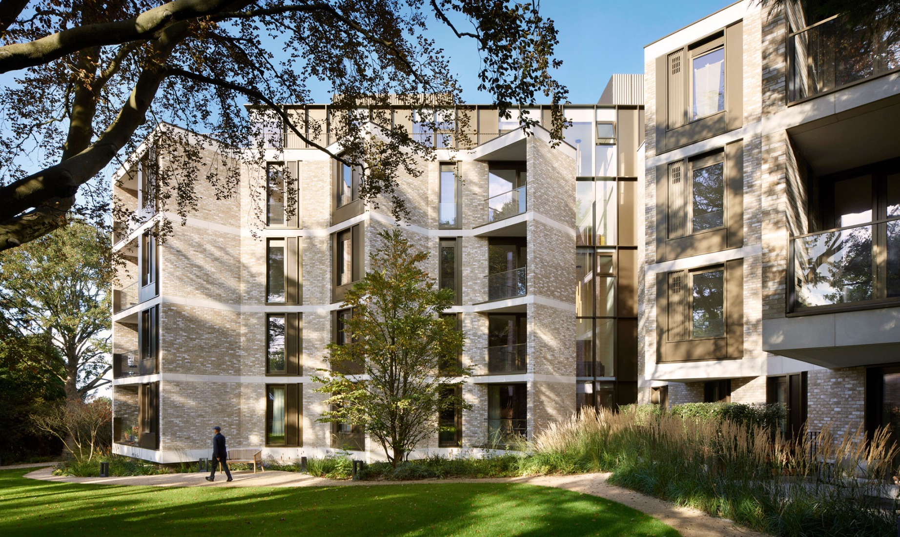 "The Oren" residential complex by Stanton Williams. Photograph by Jack  Hobhouse.
