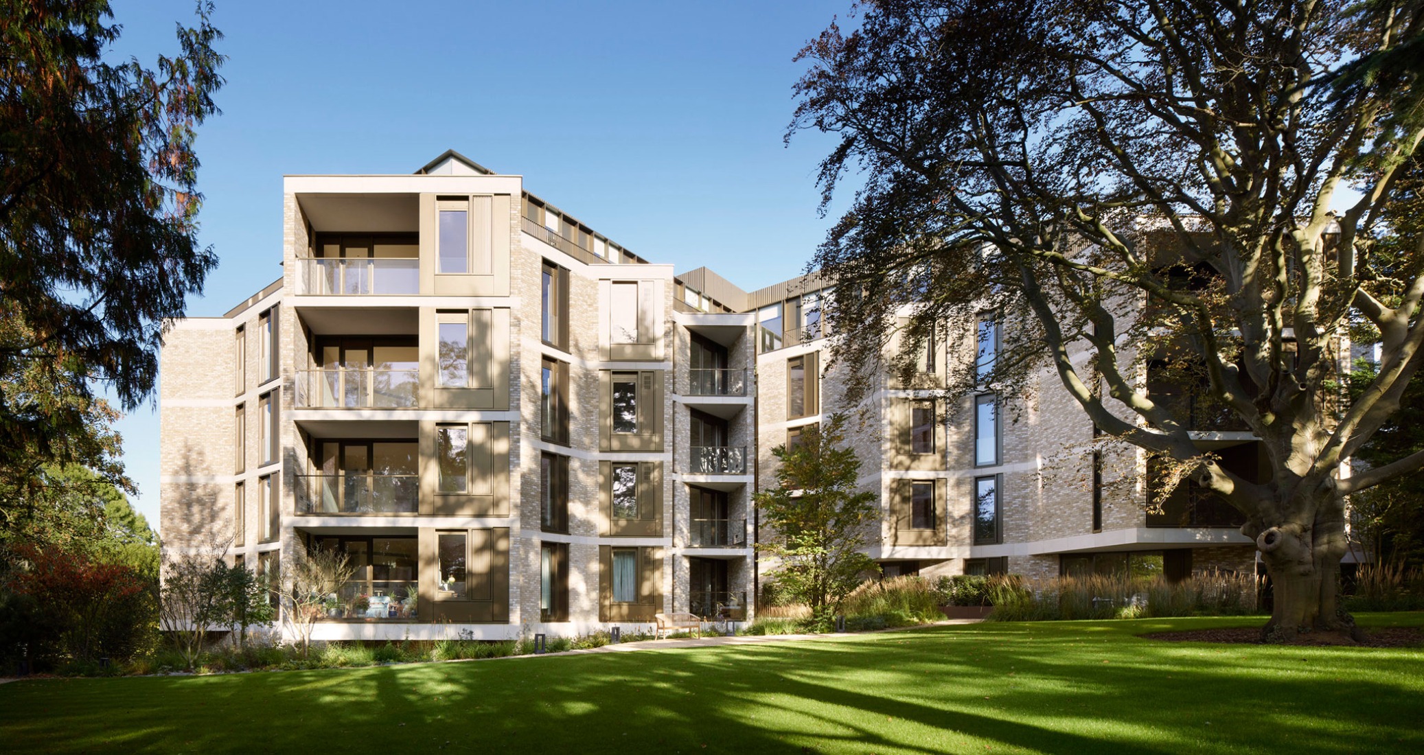 "The Oren" residential complex by Stanton Williams. Photograph by Jack  Hobhouse.