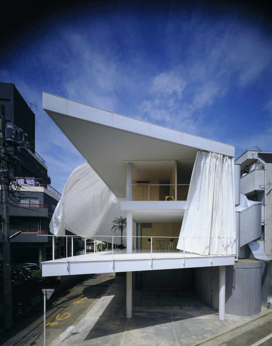Casa de la Cortina Muro, 1995, Tokio, Japón. Fotografía Hiroyuki Hirai. 