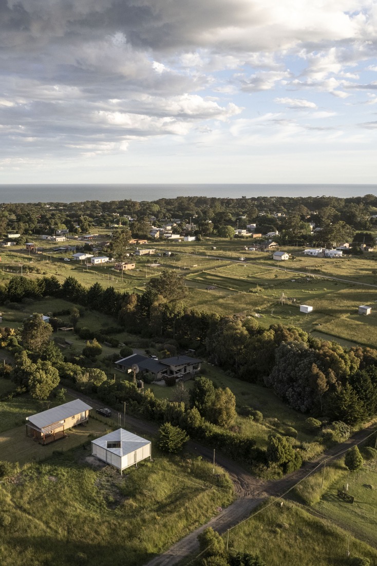 «Casa Tangram» por Bioma. Fotografía por Luis Barandiarán.