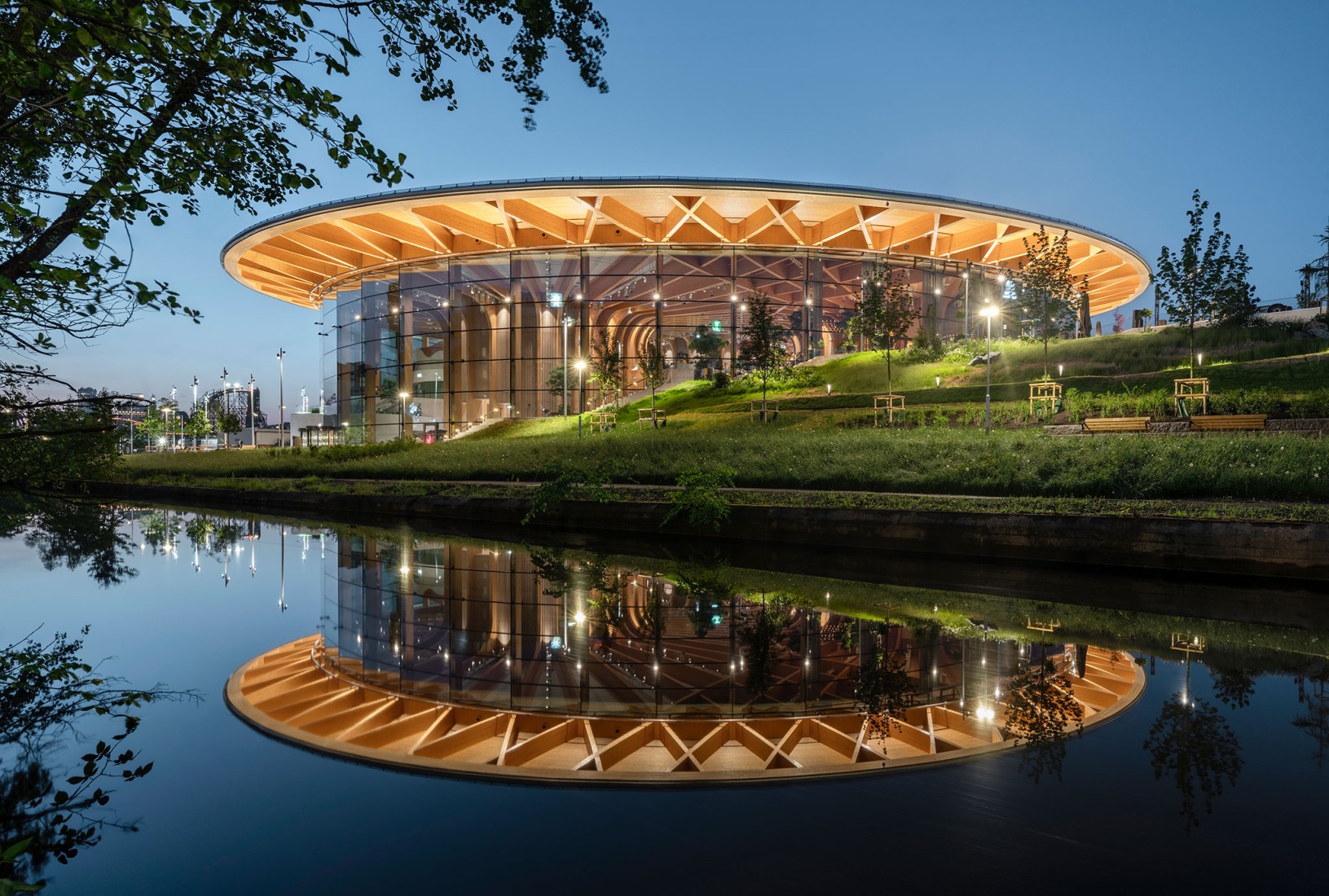 "World of Volvo" by Henning Larsen. Photograph by Rasmus Hjortshøj. 