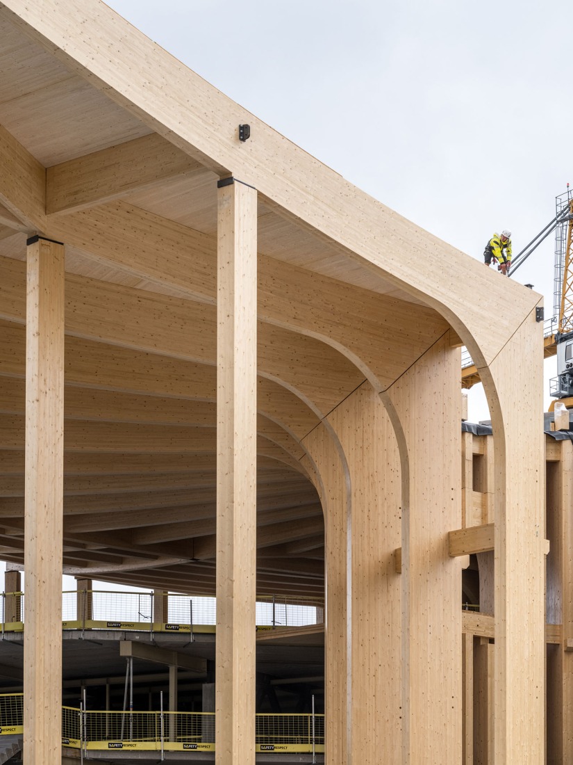 Construction process. "World of Volvo" by Henning Larsen. 