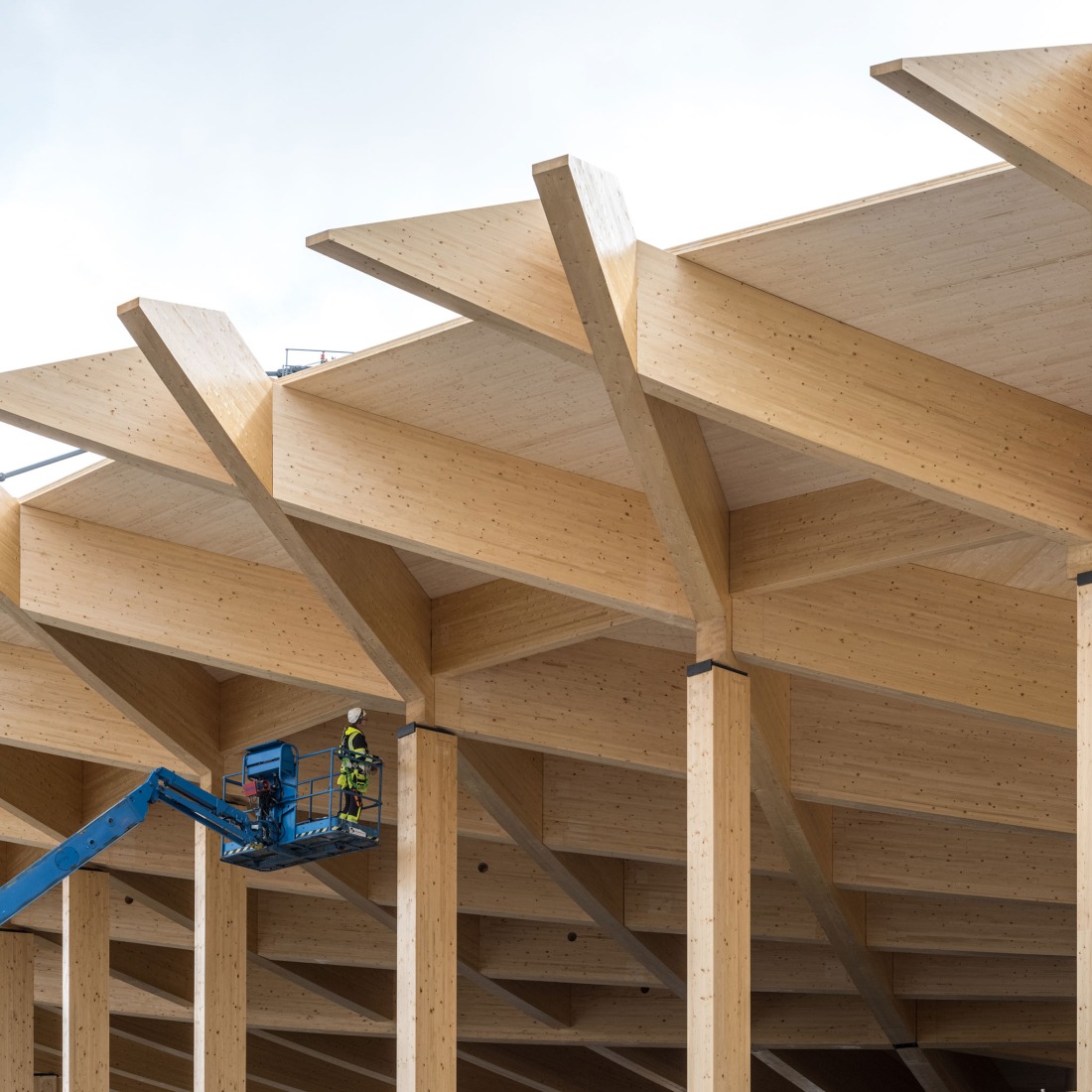 Construction process. "World of Volvo" by Henning Larsen. 