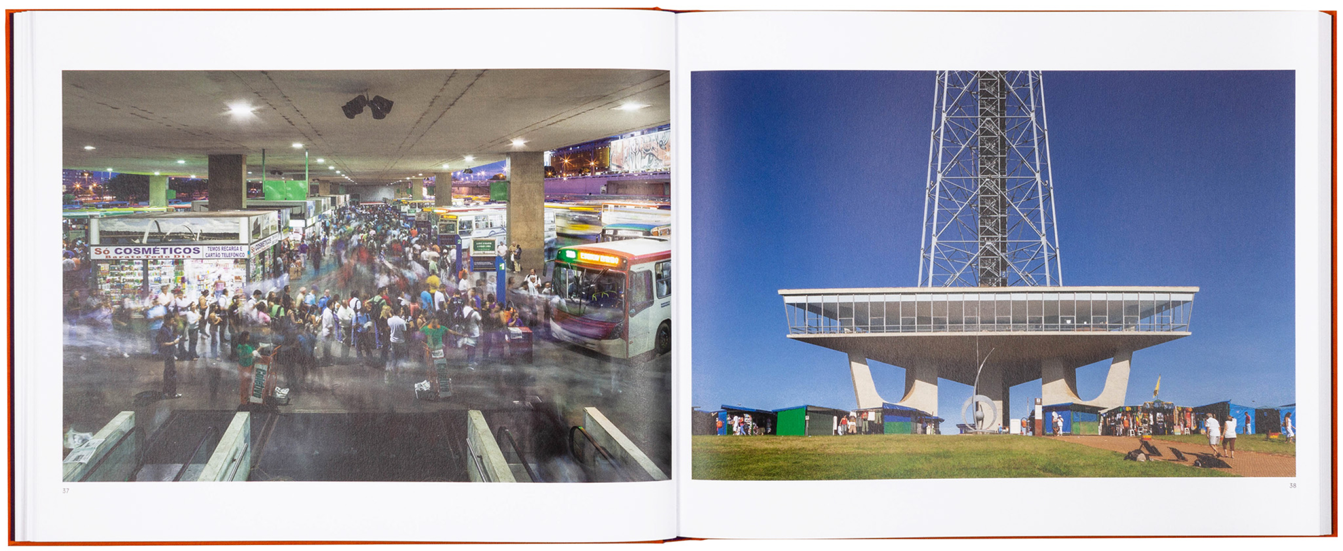 Fotografía de producto de «A Collection of Latin American Modern Architecture. Volume 2», Lars Müller Publishers, 2025. Cortesía de 2025 Lars Müller Publishers.