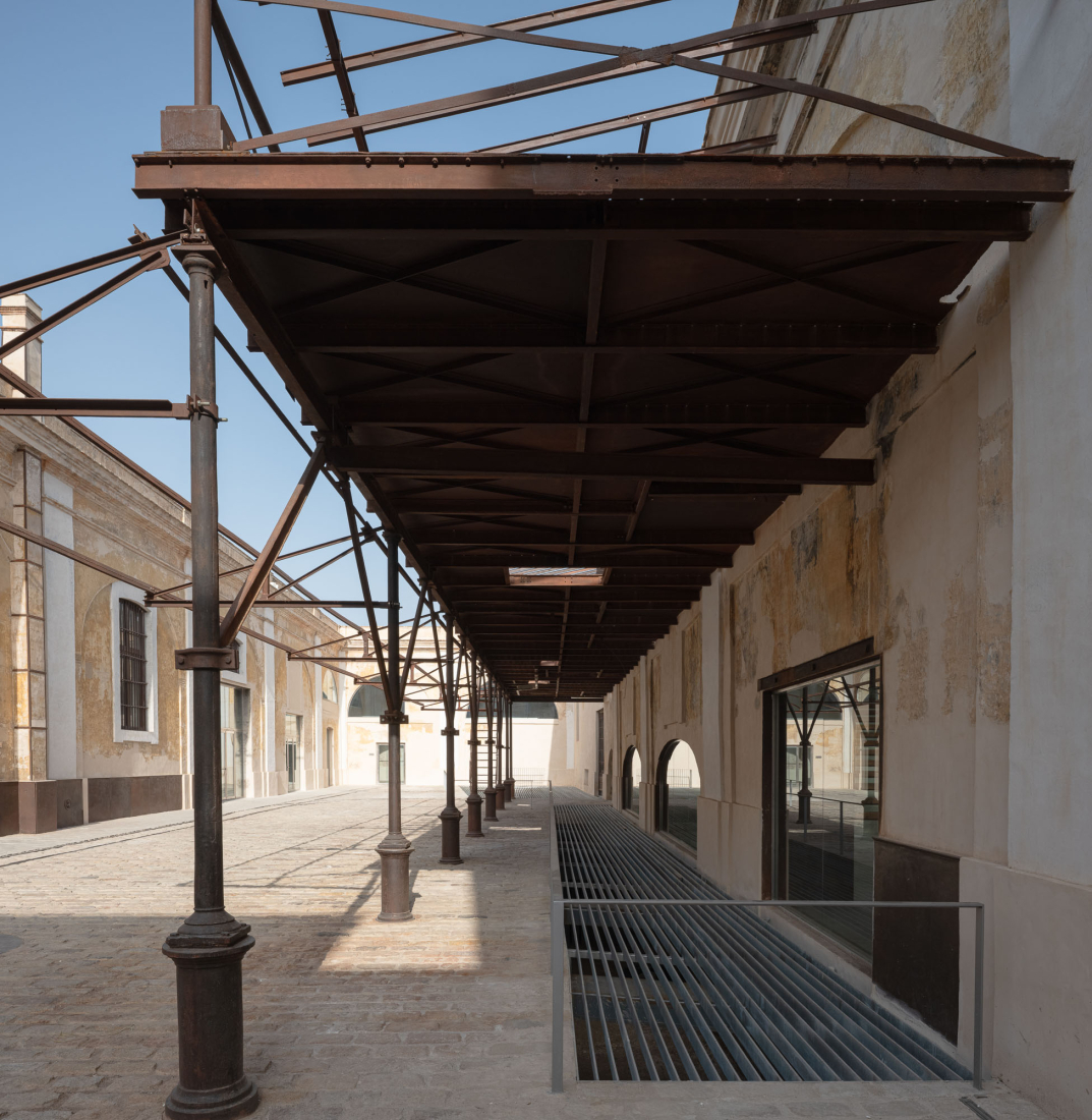 "Centro Magallanes_ICC" at the Royal Artillery Factory of Seville by Reina & Asociados. Photograph by Fernando Alda.