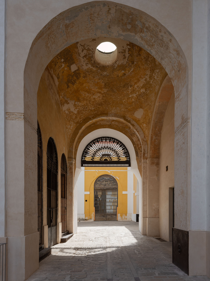 "Centro Magallanes_ICC" at the Royal Artillery Factory of Seville by Reina & Asociados. Photograph by Fernando Alda.
