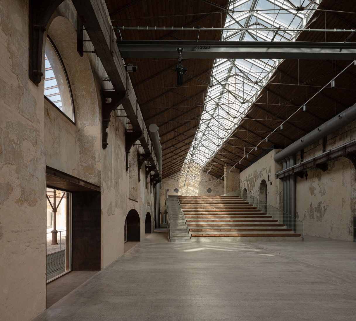 "Centro Magallanes_ICC" at the Royal Artillery Factory of Seville by Reina & Asociados. Photograph by Fernando Alda.