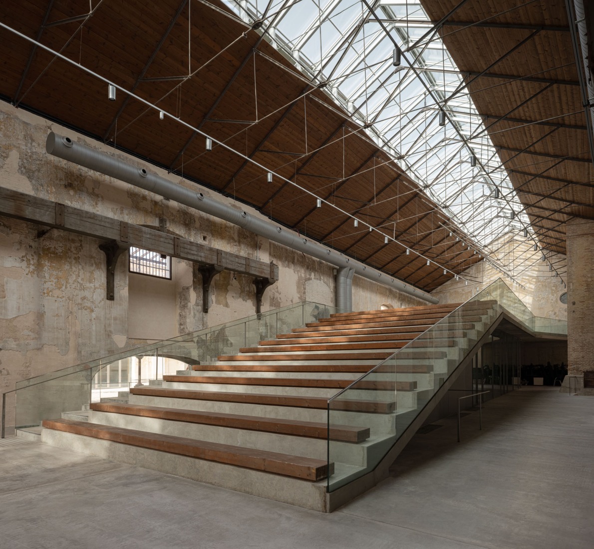 "Centro Magallanes_ICC" at the Royal Artillery Factory of Seville by Reina & Asociados. Photograph by Fernando Alda.
