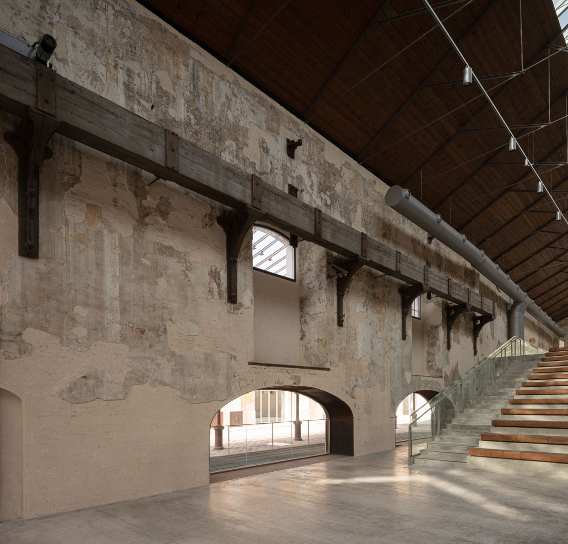 "Centro Magallanes_ICC" at the Royal Artillery Factory of Seville by Reina & Asociados. Photograph by Fernando Alda.