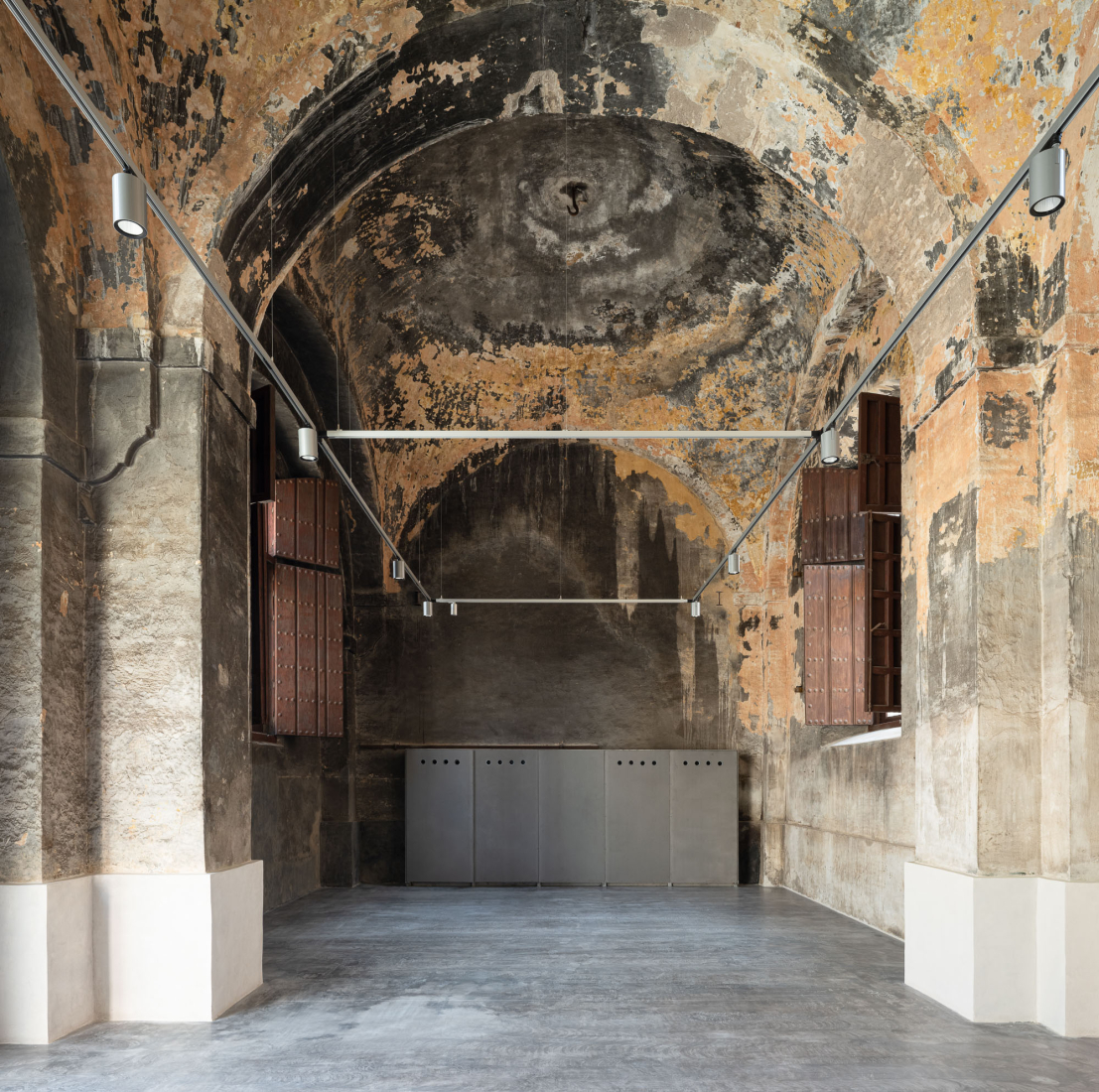 "Centro Magallanes_ICC" at the Royal Artillery Factory of Seville by Reina & Asociados. Photograph by Fernando Alda.