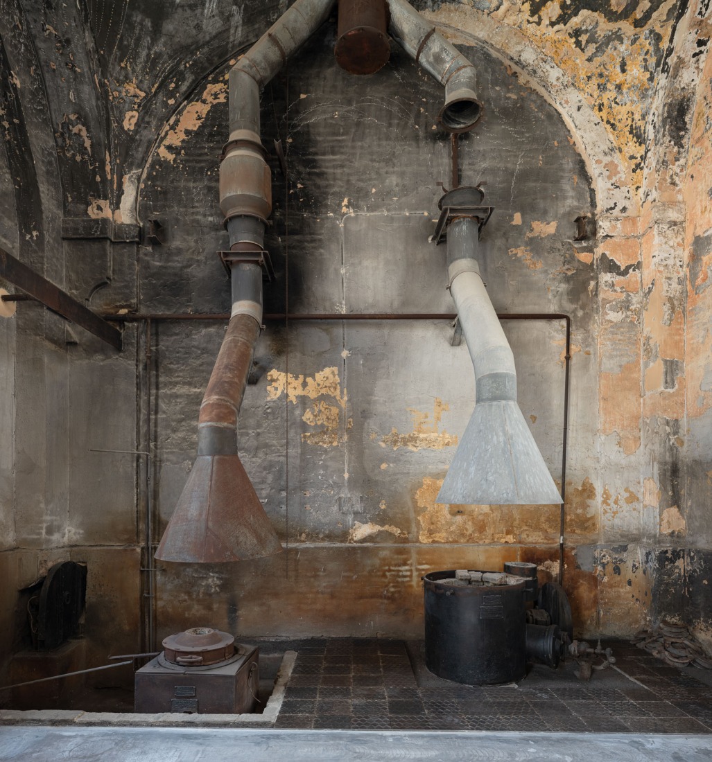 "Centro Magallanes_ICC" at the Royal Artillery Factory of Seville by Reina & Asociados. Photograph by Fernando Alda.