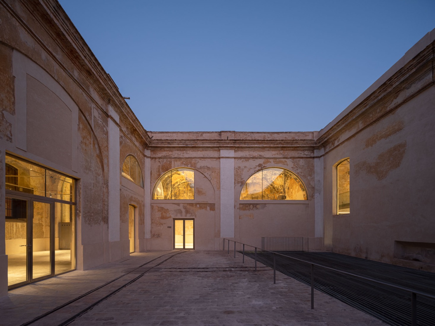 "Centro Magallanes_ICC" at the Royal Artillery Factory of Seville by Reina & Asociados. Photograph by Fernando Alda.
