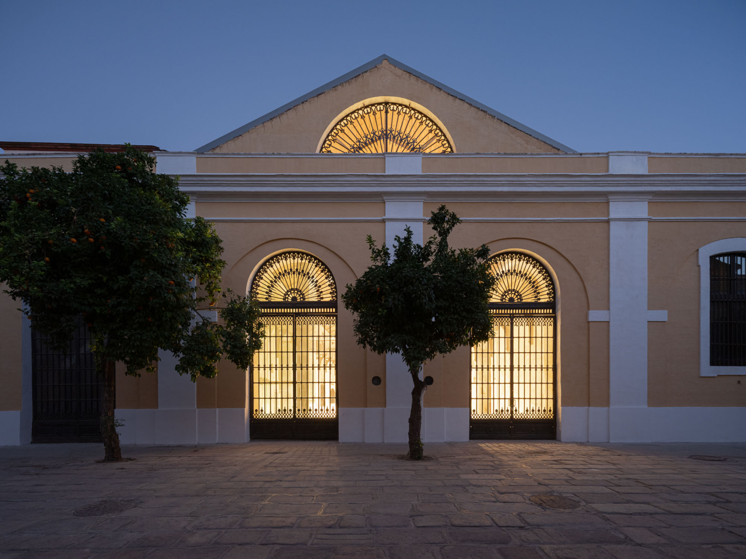 "Centro Magallanes_ICC" at the Royal Artillery Factory of Seville by Reina & Asociados. Photograph by Fernando Alda.