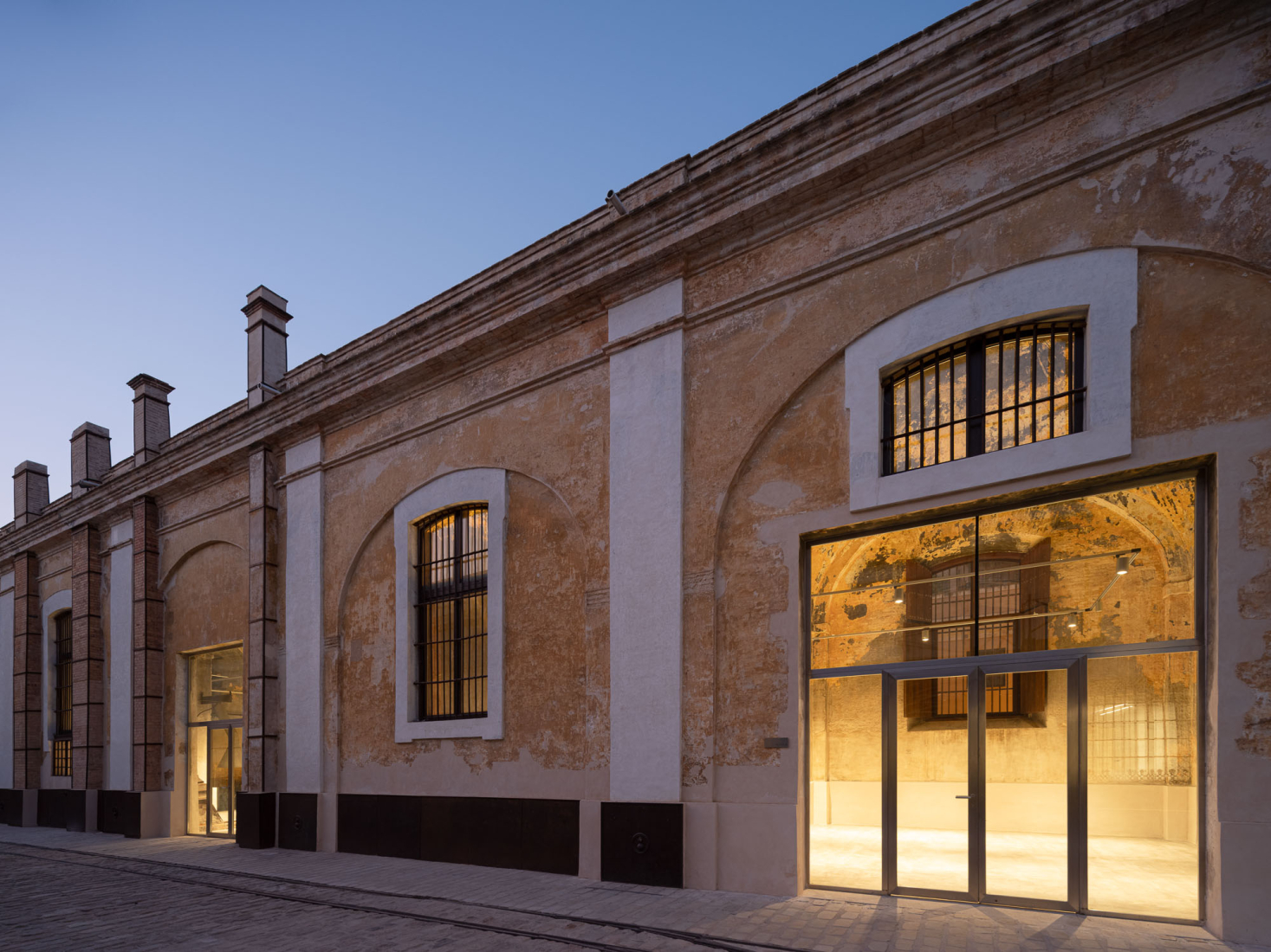 "Centro Magallanes_ICC" at the Royal Artillery Factory of Seville by Reina & Asociados. Photograph by Fernando Alda.