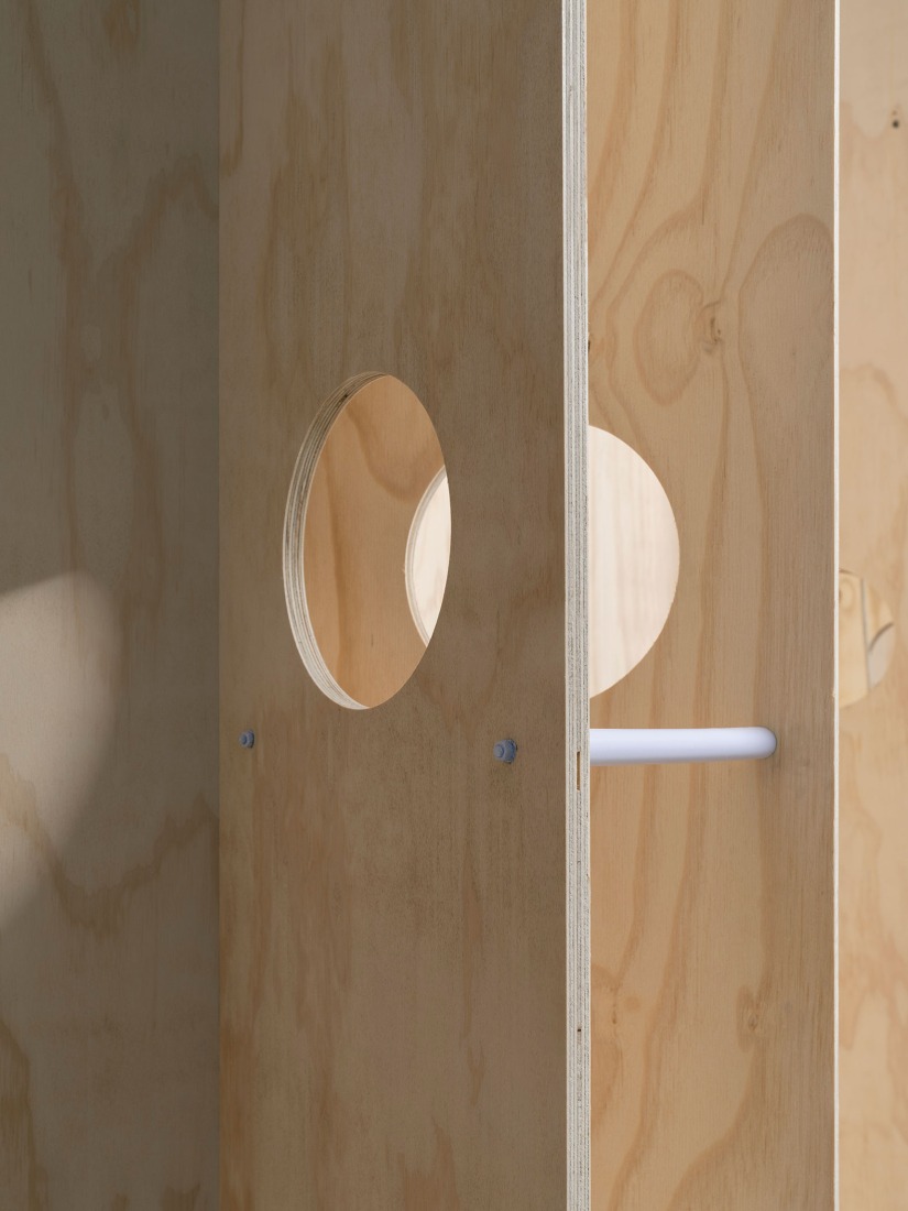 «Garage Encounters» por BUREAU. Fotografía por Dylan Perrenoud.