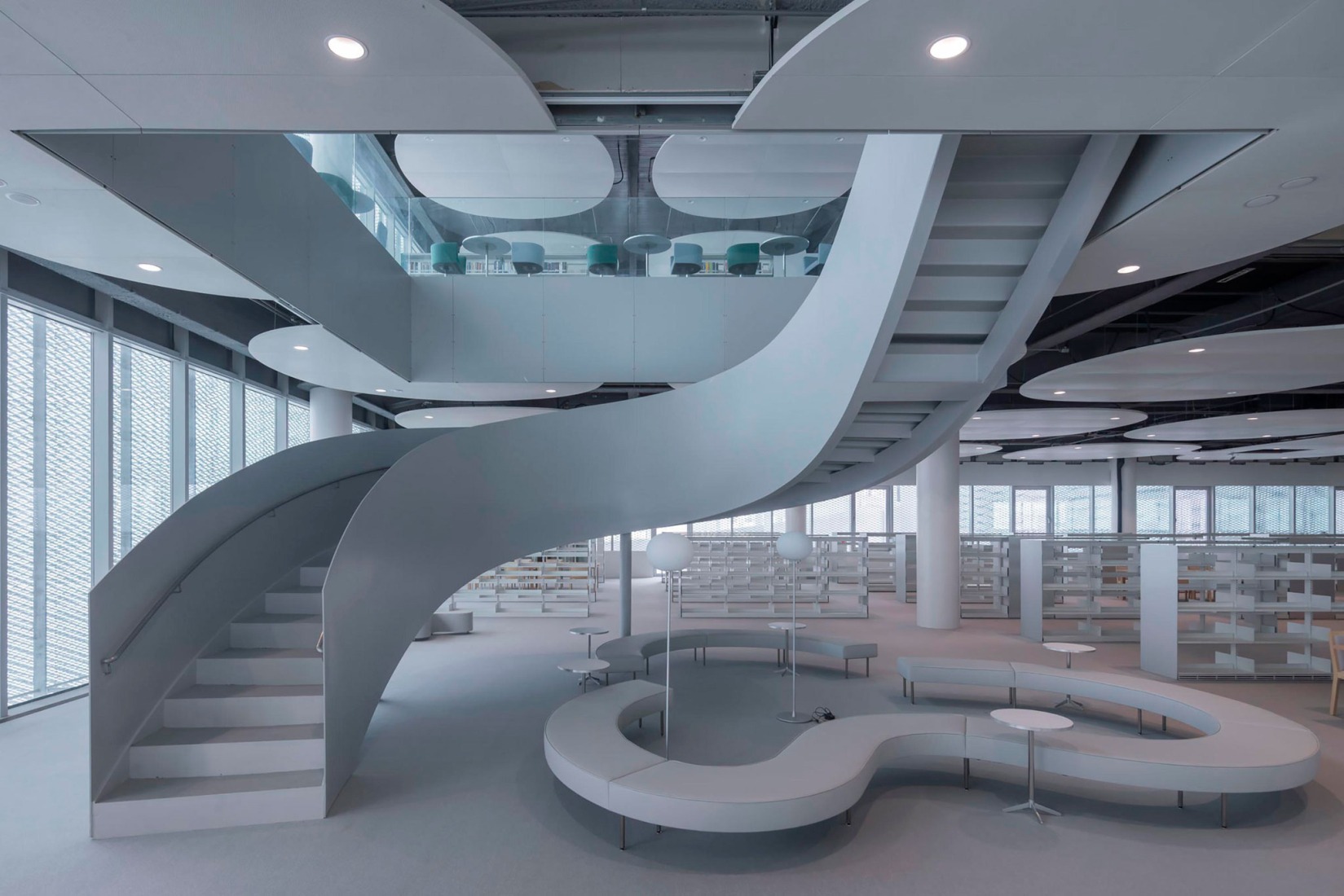 Museo-biblioteca verde de Taichung por SANAA. Fotografía por Iwan Baan.