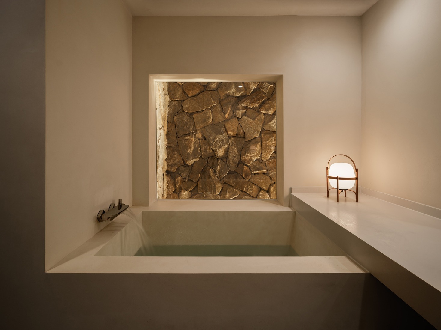 Soaking Tub by the Window in Every Room. The Catcher guesthouse by Team_BLDG. Photograph by Hu Siyuan.