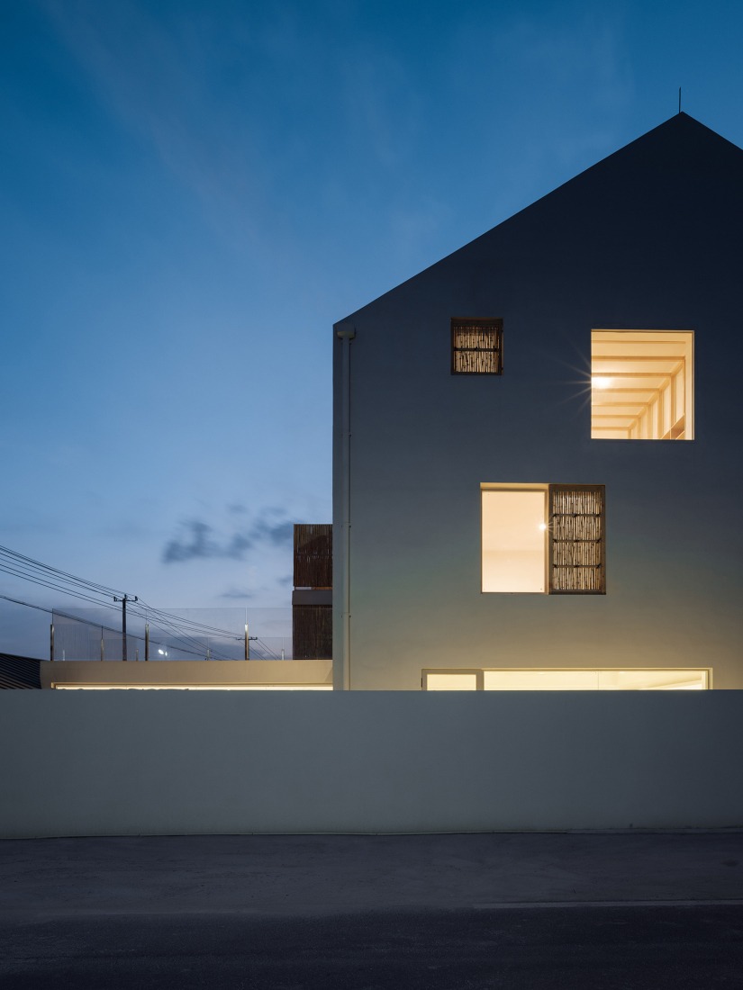 East Elevation at Night. The Catcher guesthouse by Team_BLDG. Photograph by Hu Siyuan.