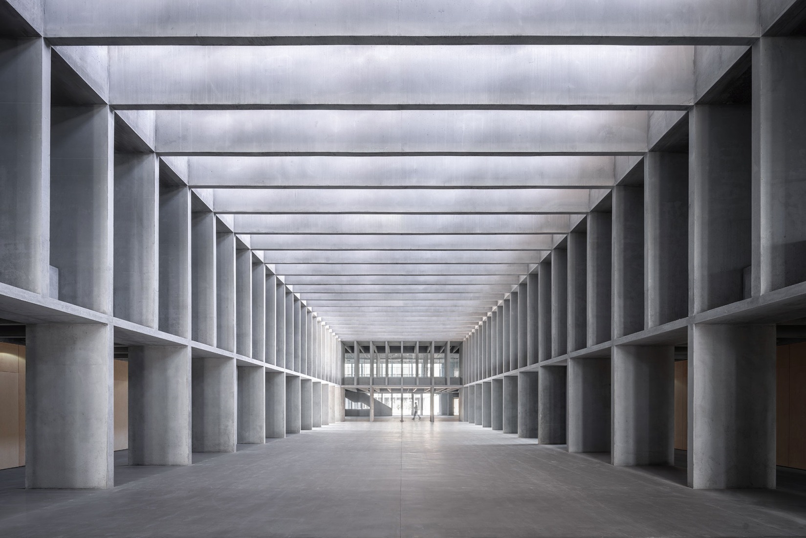 Facultad de Turismo por Vaillo +Architects. Fotografía por Rubén Pérez Bescós.