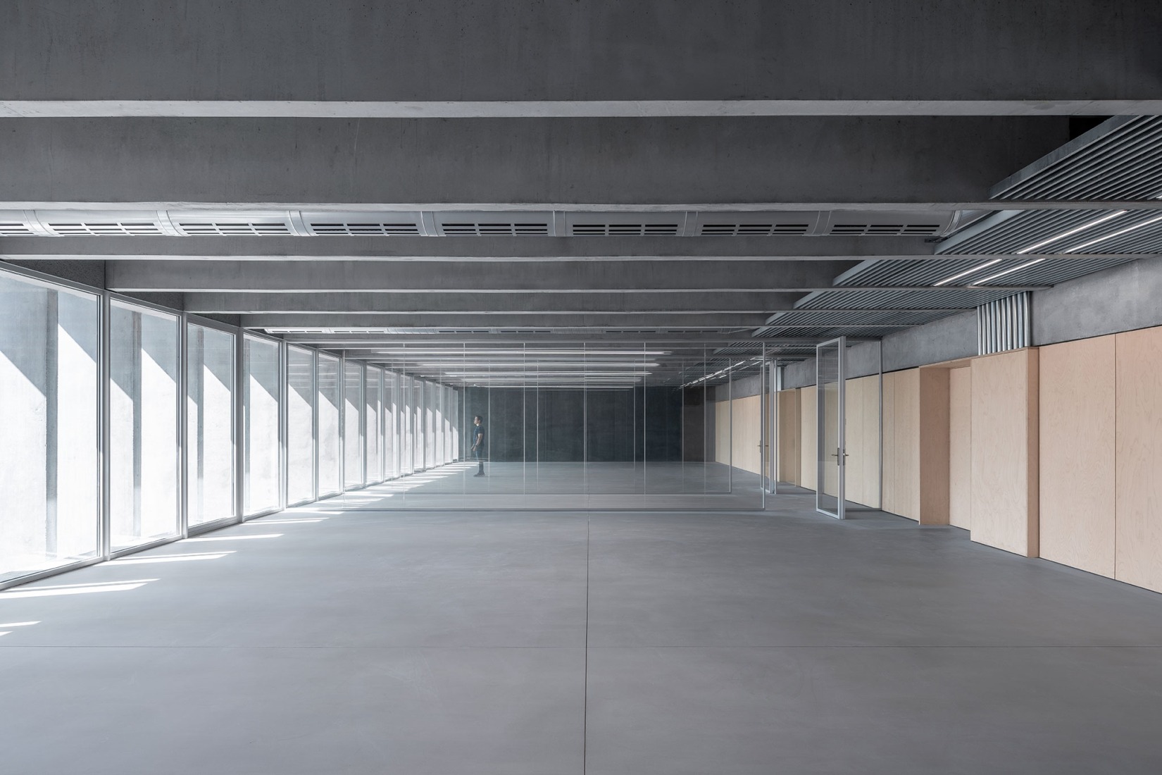 Facultad de Turismo por Vaillo +Architects. Fotografía por Rubén Pérez Bescós.