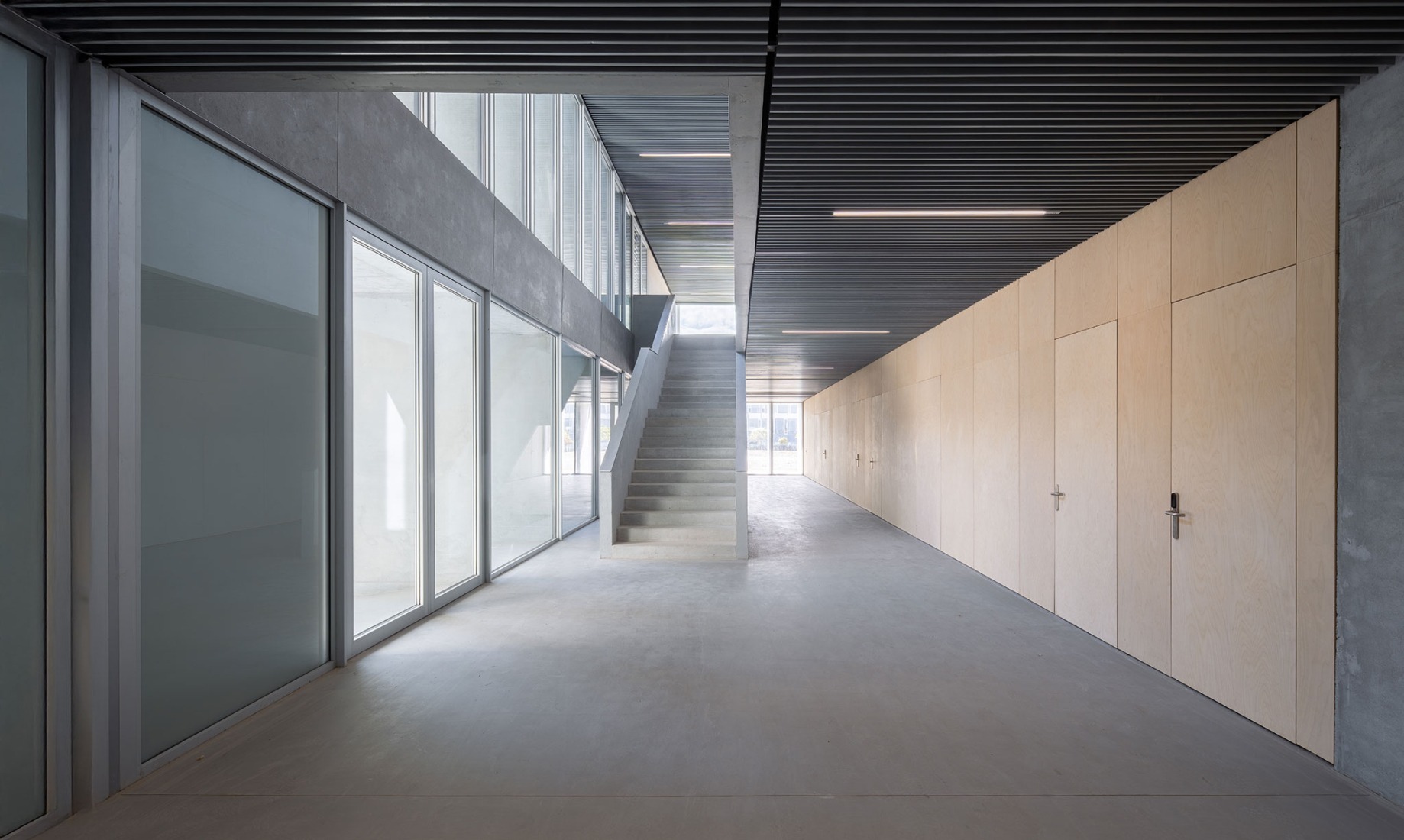 Facultad de Turismo por Vaillo +Architects. Fotografía por Rubén Pérez Bescós.