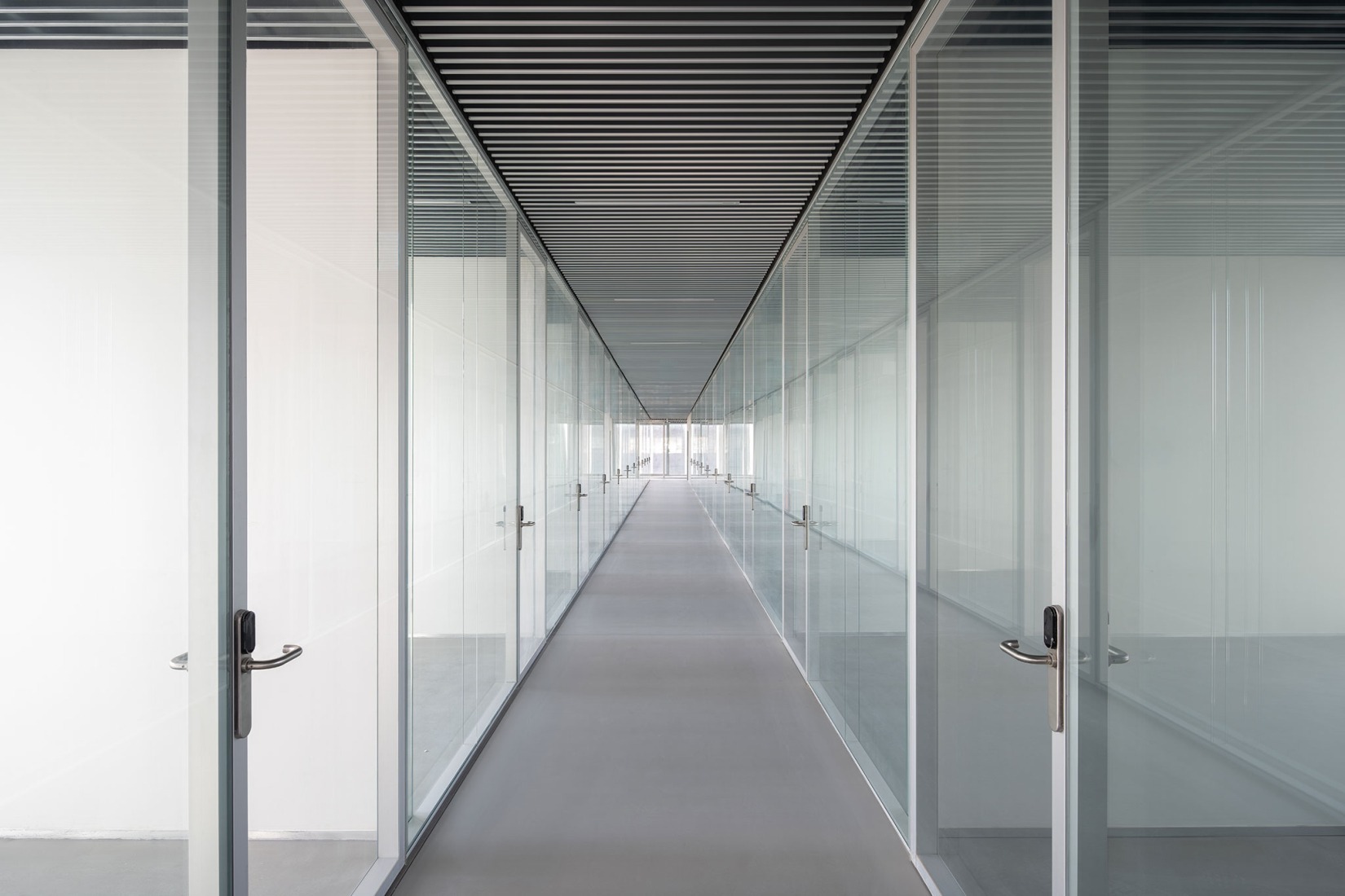 Facultad de Turismo por Vaillo +Architects. Fotografía por Rubén Pérez Bescós.