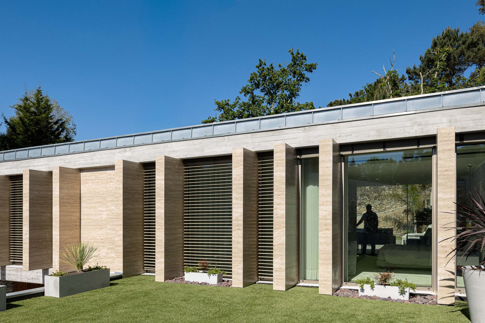 Habitação CL por Artequitectos. Fotografía por Ivo Tavares Studio.