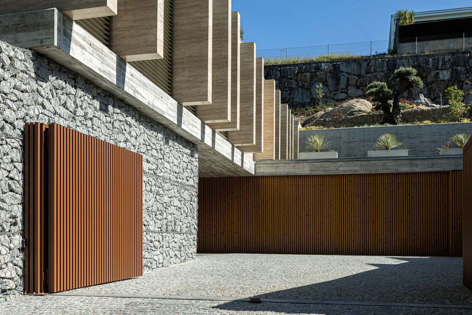 Habitação CL por Artequitectos. Fotografía por Ivo Tavares Studio.