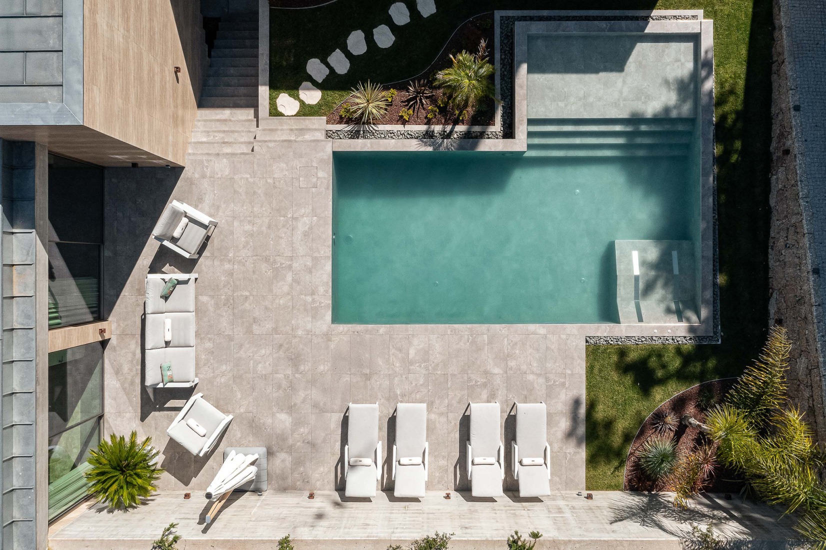 Habitação CL por Artequitectos. Fotografía por Ivo Tavares Studio.