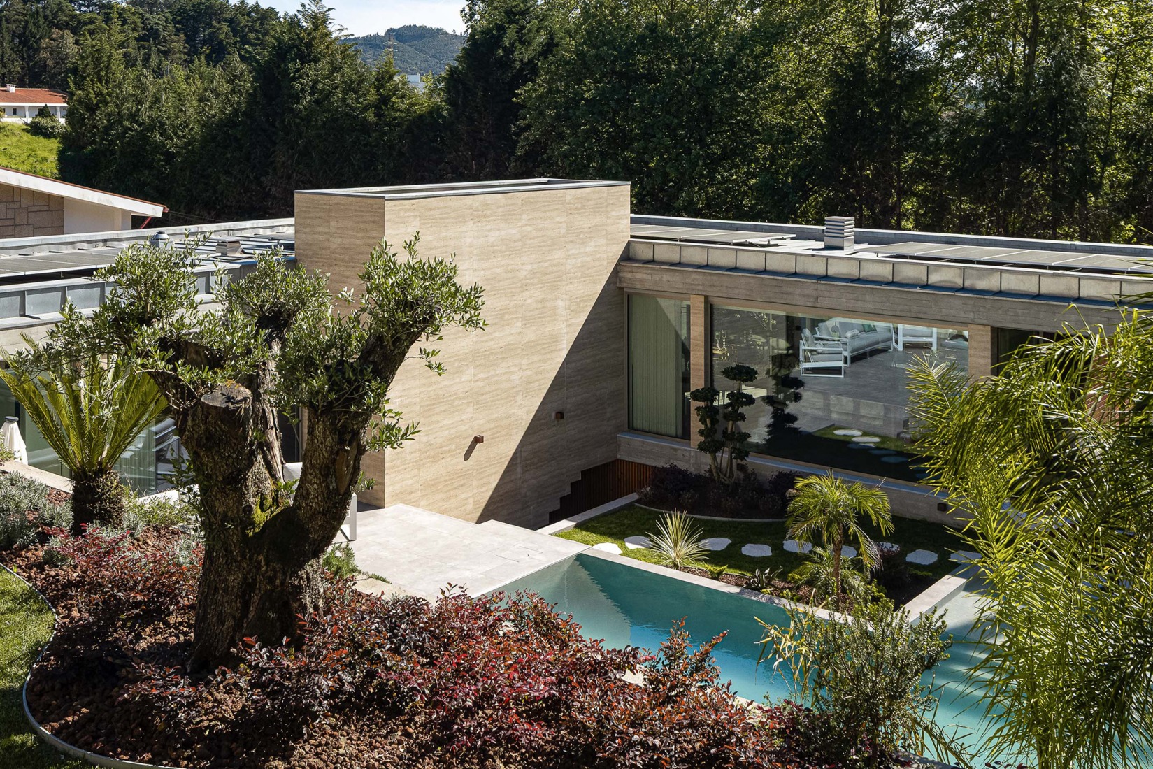 Habitação CL por Artequitectos. Fotografía por Ivo Tavares Studio.