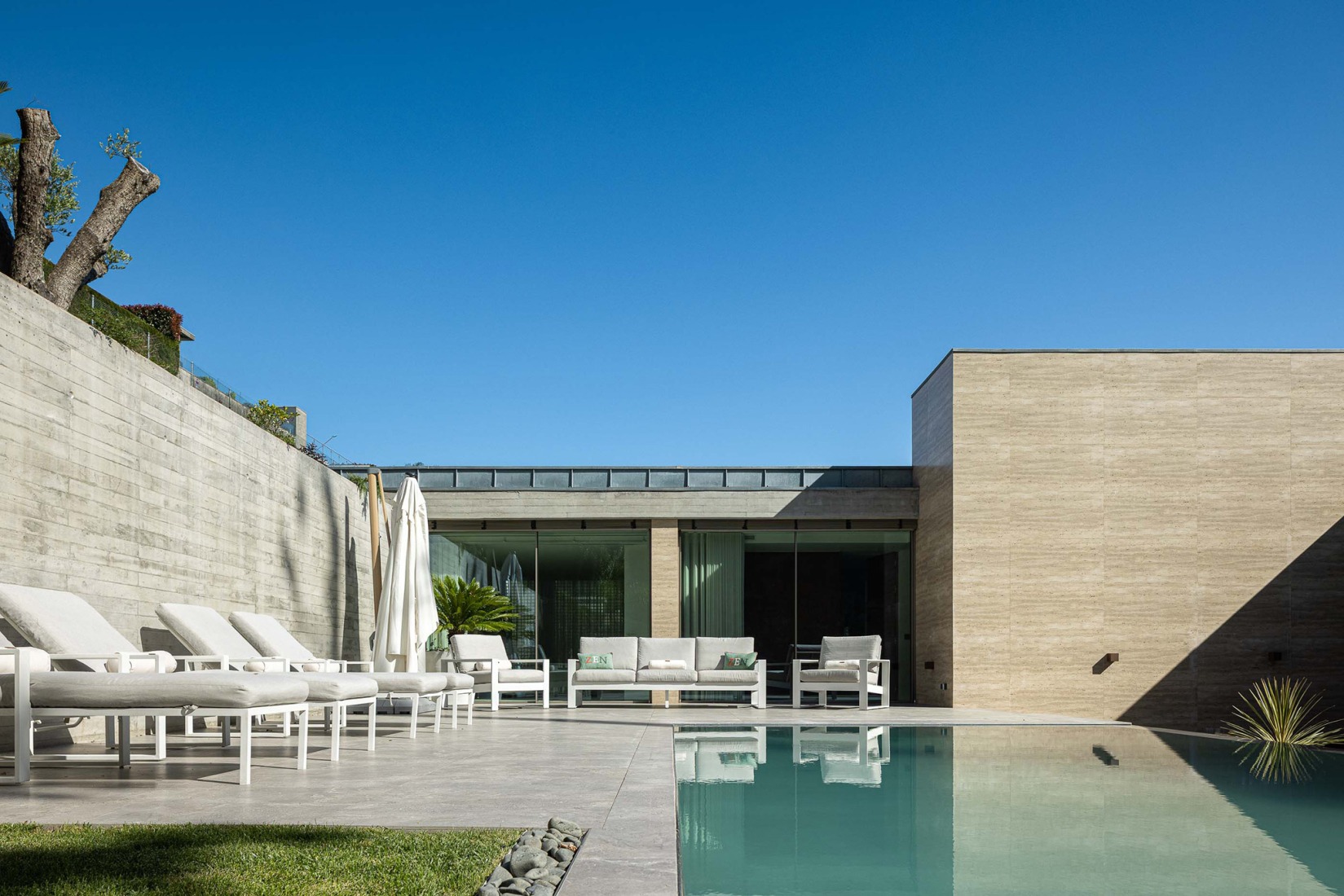 Habitação CL por Artequitectos. Fotografía por Ivo Tavares Studio.