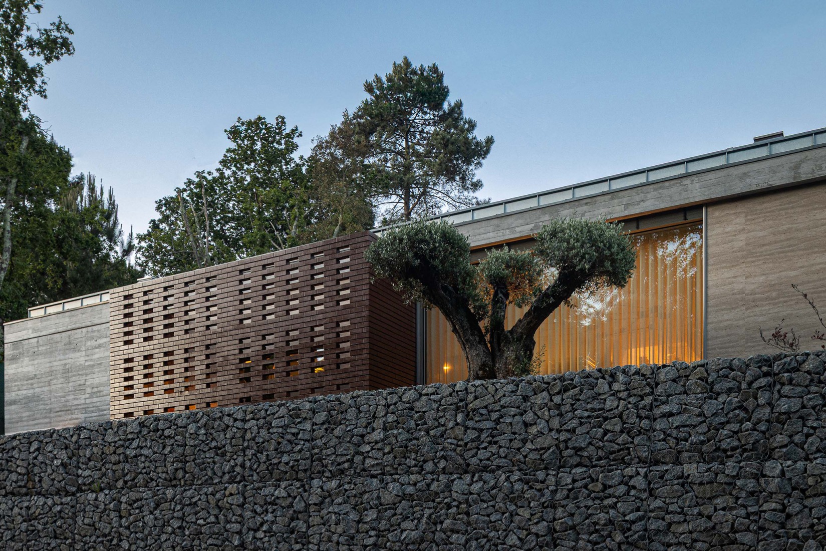 Habitação CL por Artequitectos. Fotografía por Ivo Tavares Studio.