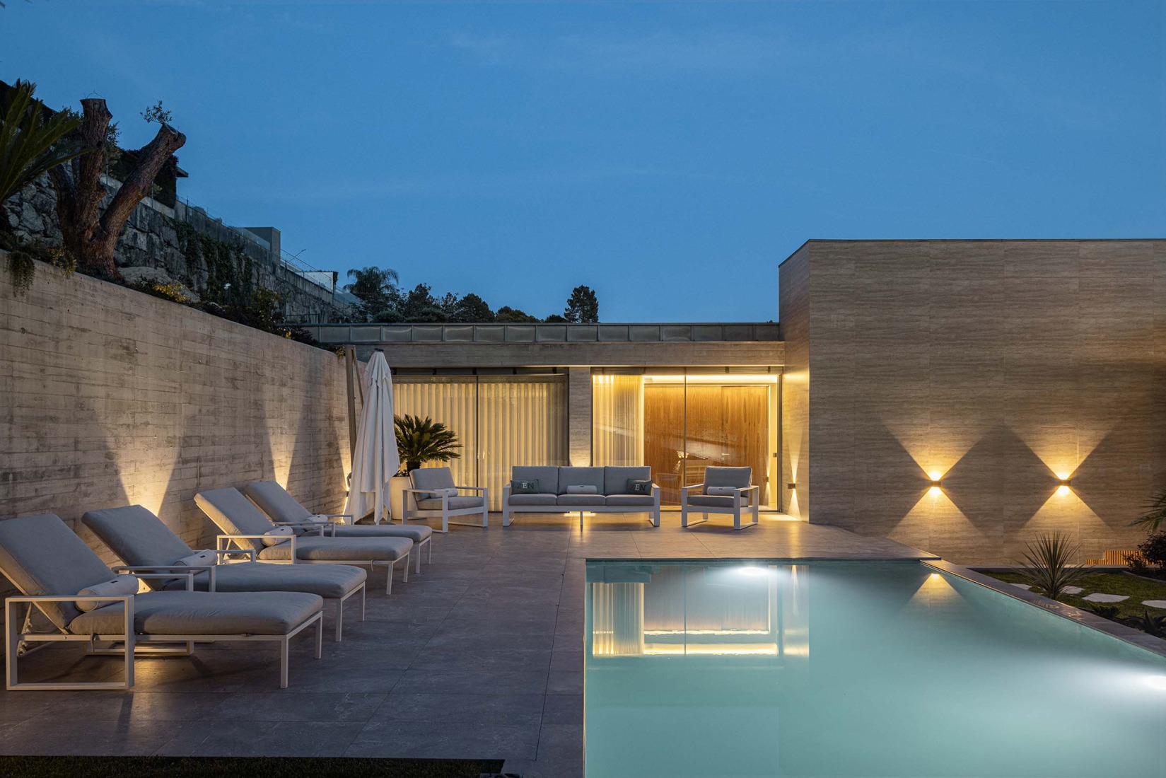 Habitação CL por Artequitectos. Fotografía por Ivo Tavares Studio.