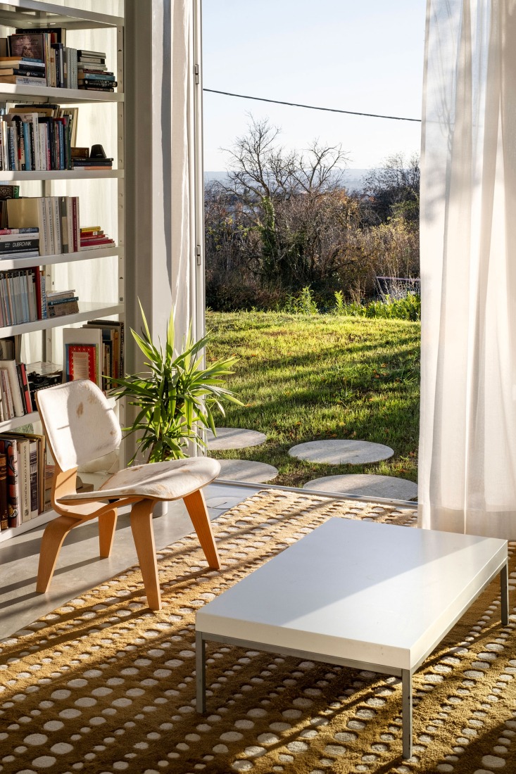 Double Villa Bukovac by njiric+ arhitekti. Photograph by Bosnic+Dorotic.