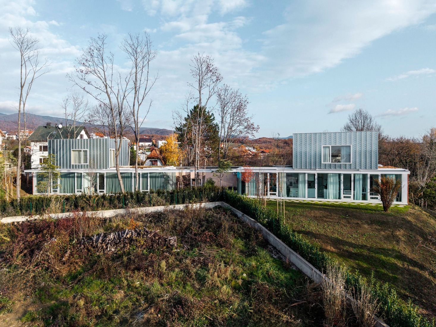 Double Villa Bukovac by njiric+ arhitekti. Photograph by Danijel Krznaric.