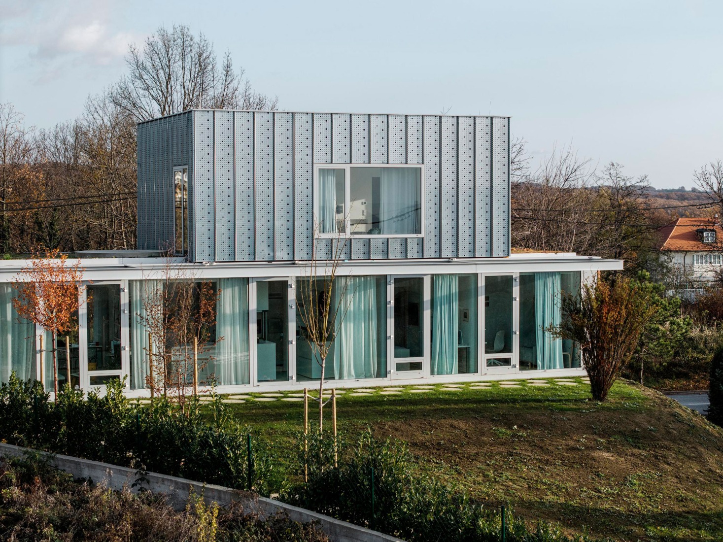 Double Villa Bukovac by njiric+ arhitekti. Photograph by Bosnic+Dorotic.