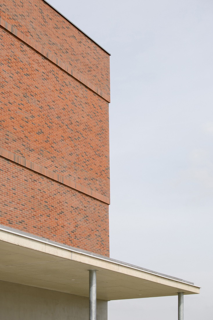 VIDA Elementary School by OVA. Photograph by Alex Shoots Buildings.