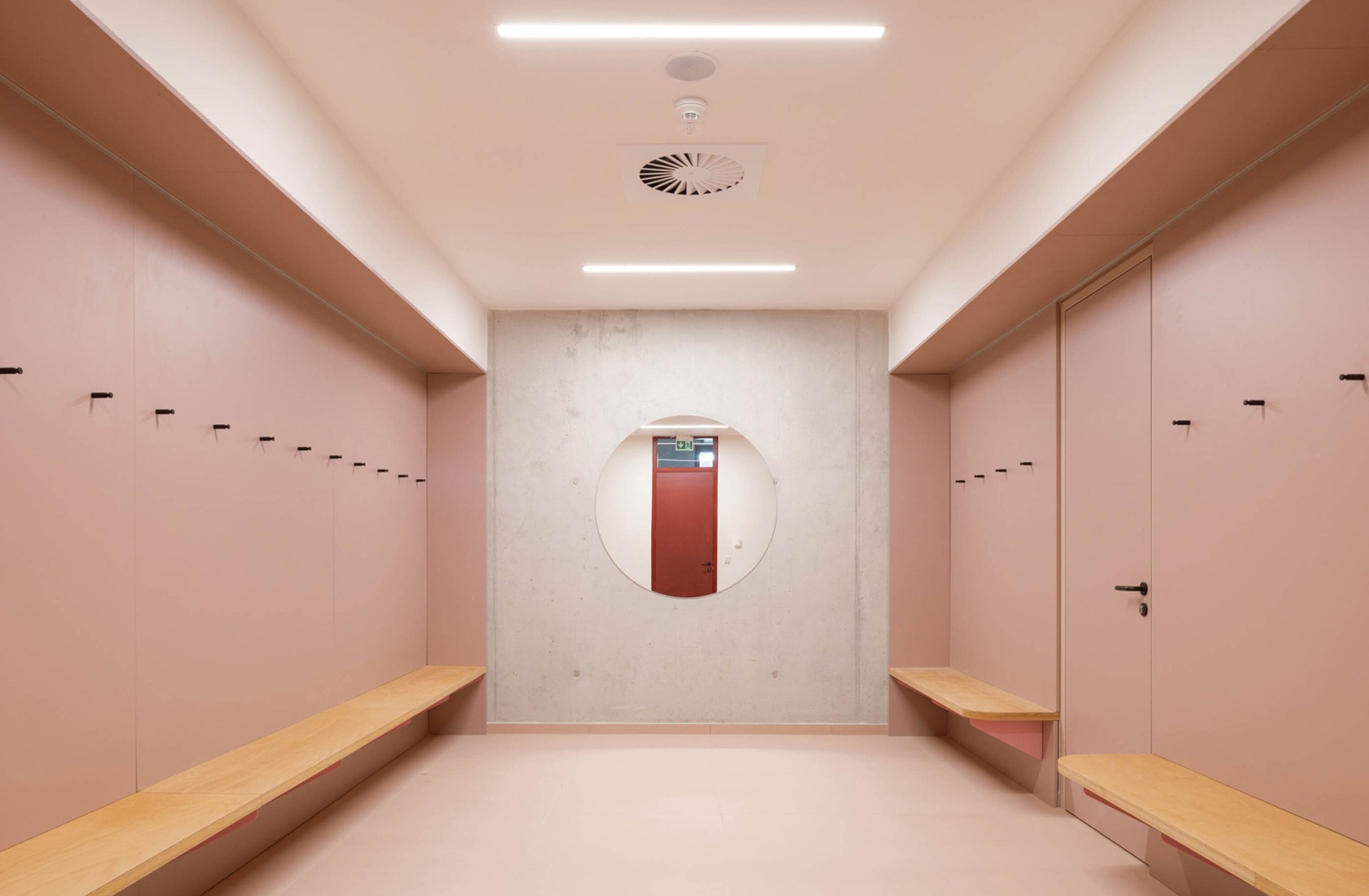 VIDA Elementary School by OVA. Photograph by Alex Shoots Buildings.