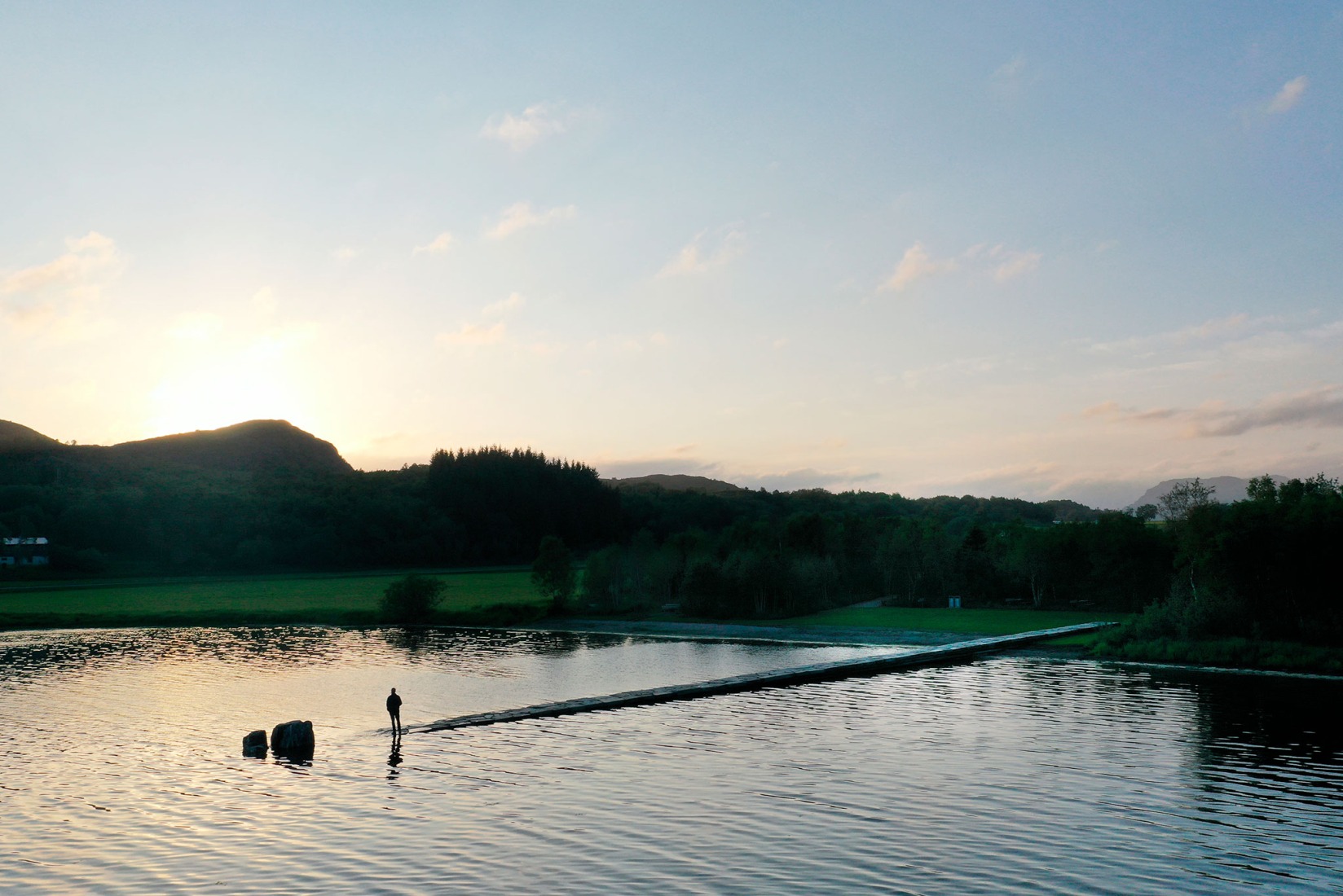 «Sundshopen», rutas panorámicas noruegas por Rever and Drage. Fotografía por Tom Auger.