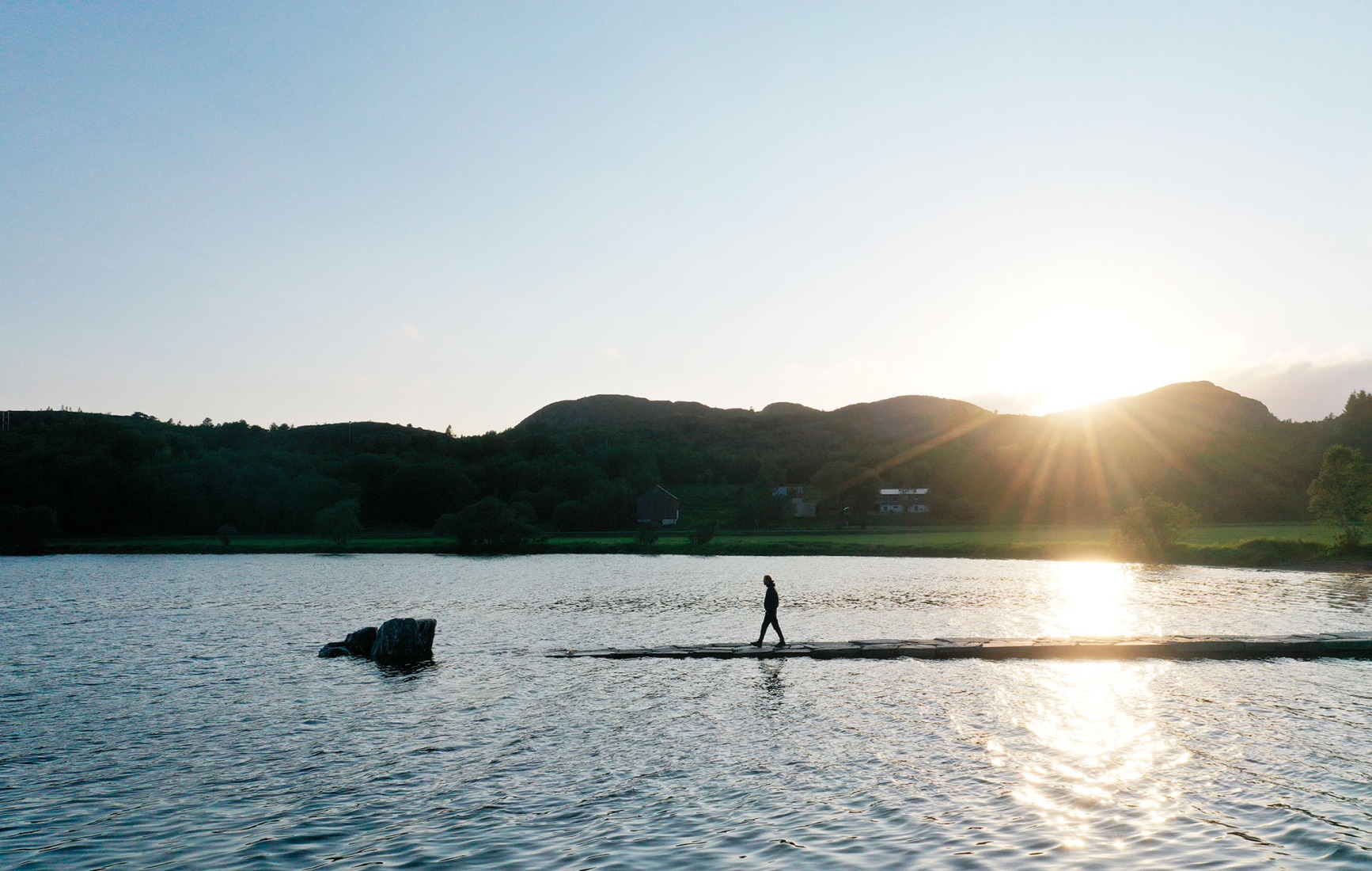 «Sundshopen», rutas panorámicas noruegas por Rever and Drage. Fotografía por Tom Auger.