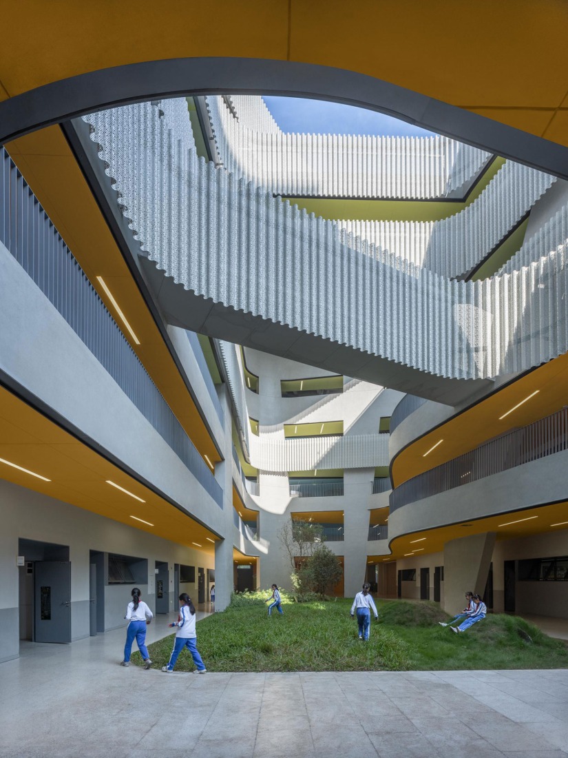 Cuizhu Foreign Language School by Studio Link-Arc. Photograph by Tian Fangfang.
