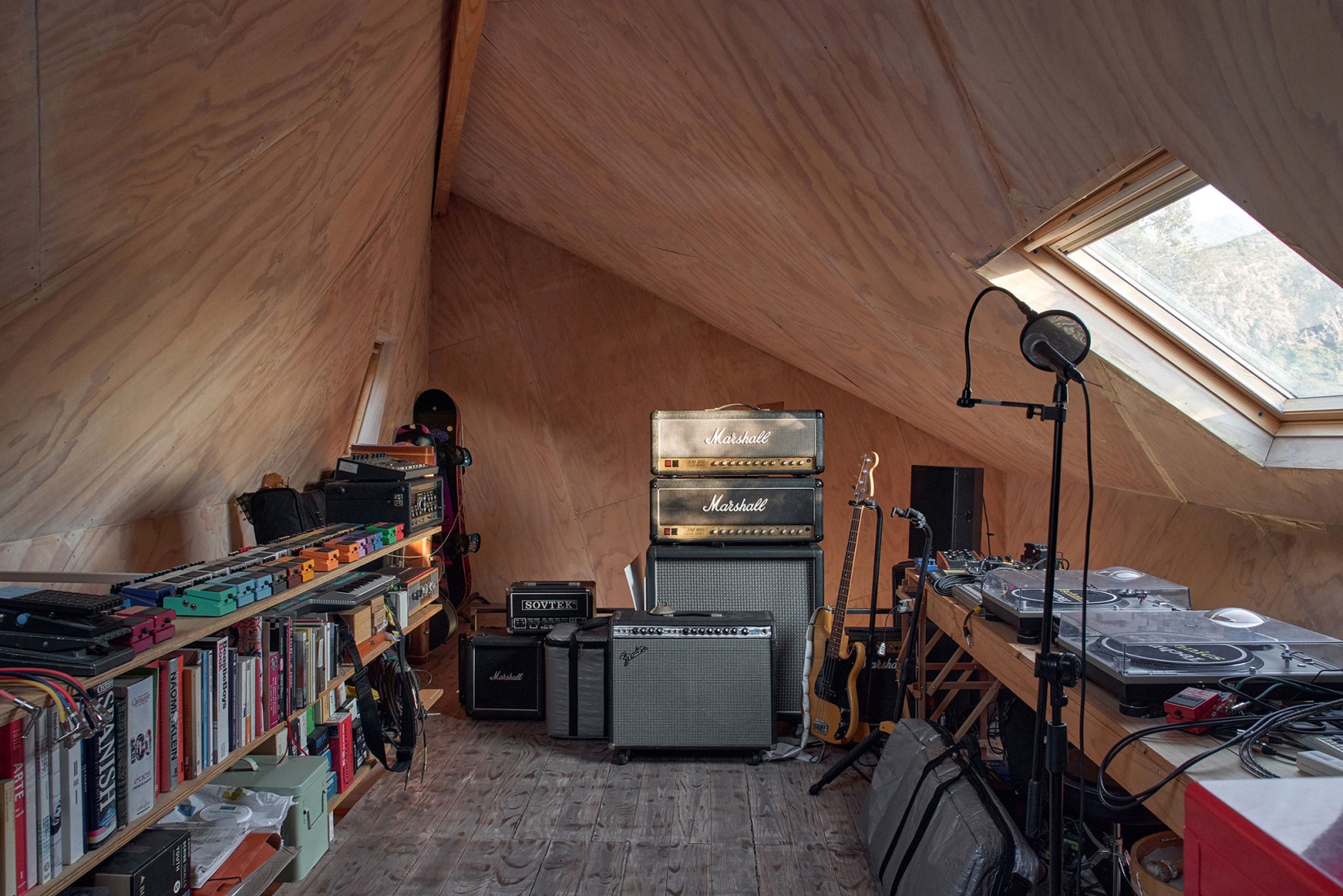 Cabanon by Susuka Architects. Photograph by Cristóbal Palma.